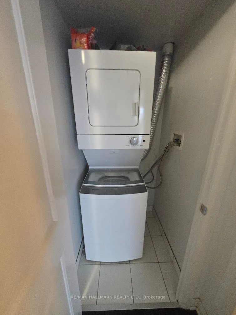 30 Meadowglen Place, #612