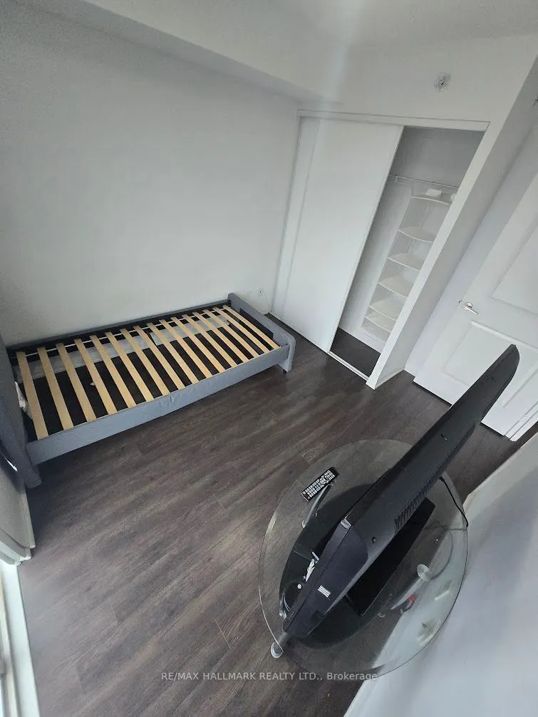 30 Meadowglen Place, #612