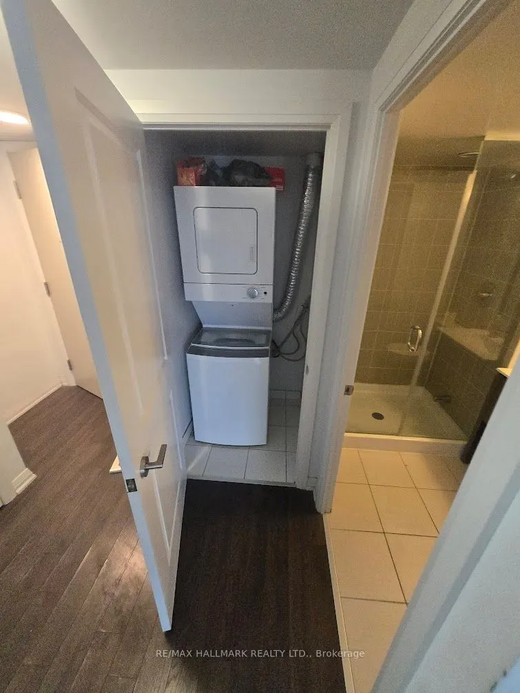 30 Meadowglen Place, #612