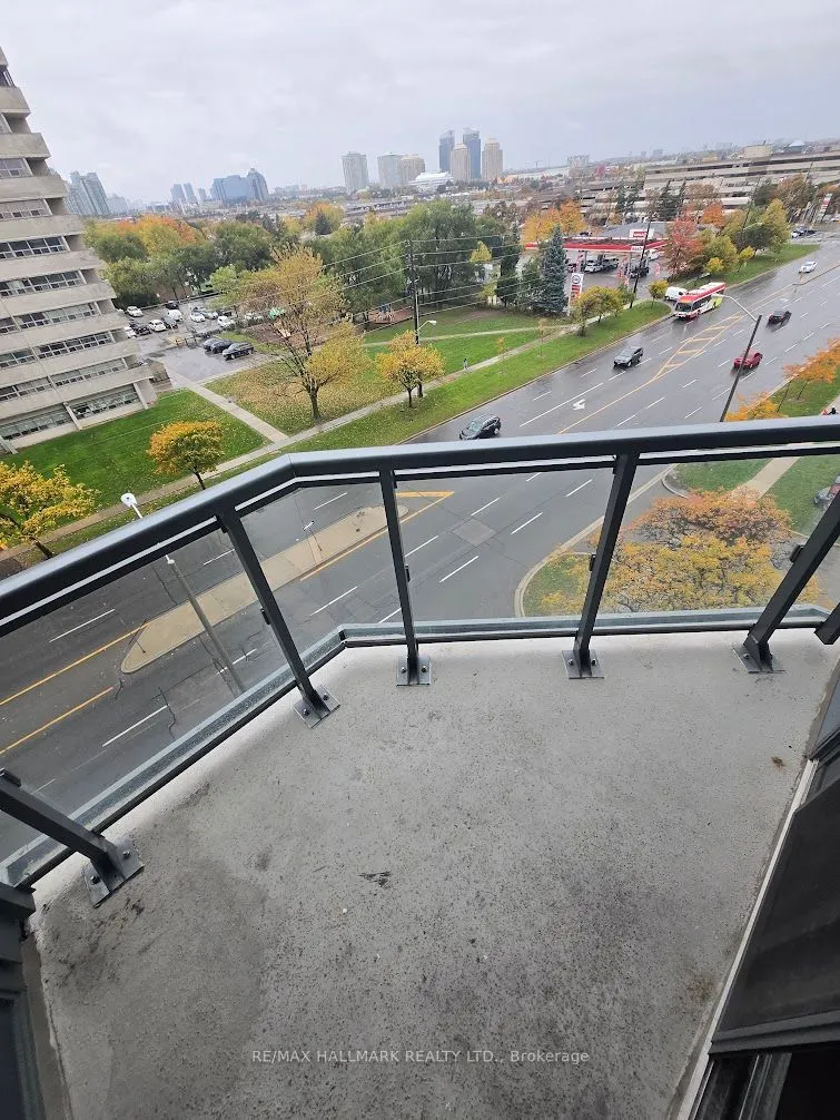 30 Meadowglen Place, #612