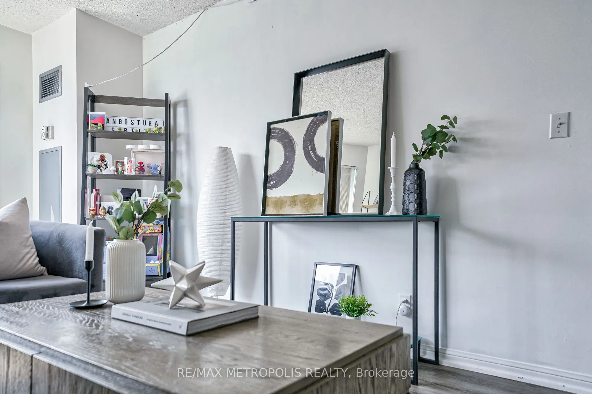 11 Lee Centre Drive, #PH109