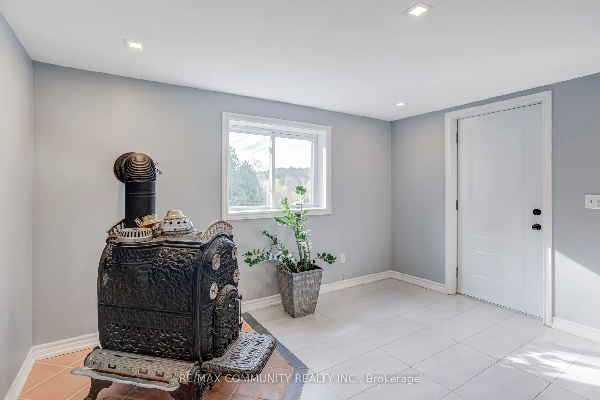 3504 Concession Road, #8