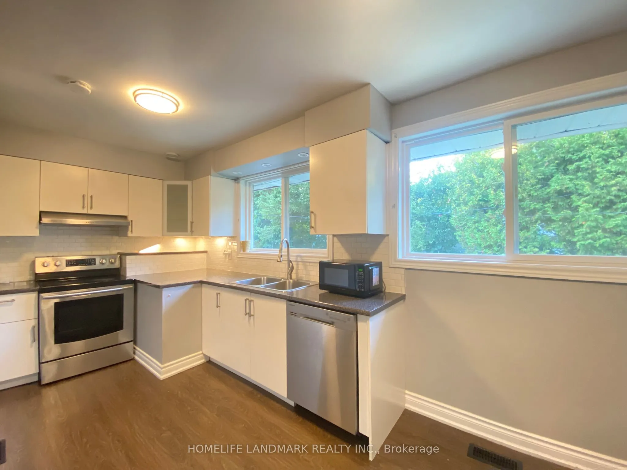 156 Guildwood Parkway, #Upper