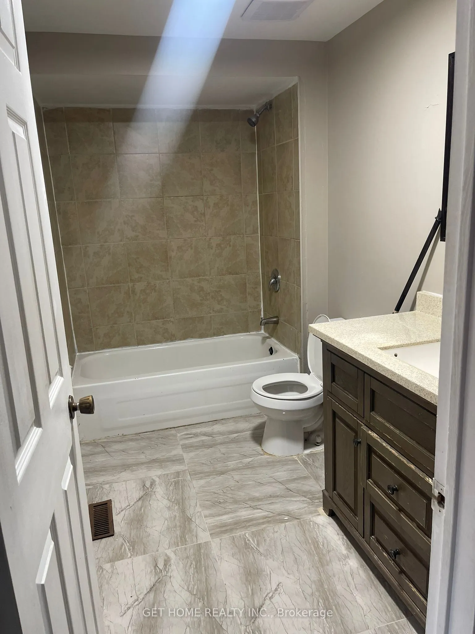 1528 Beechlawn Drive