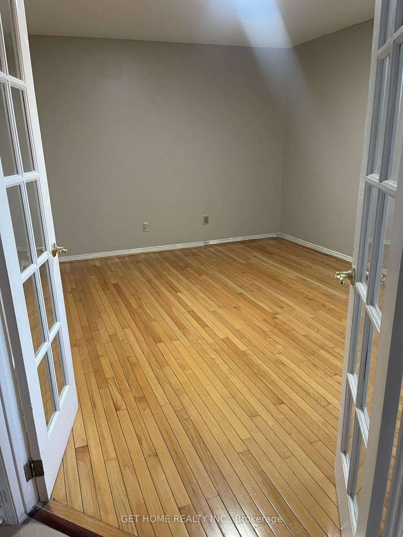 1528 Beechlawn Drive