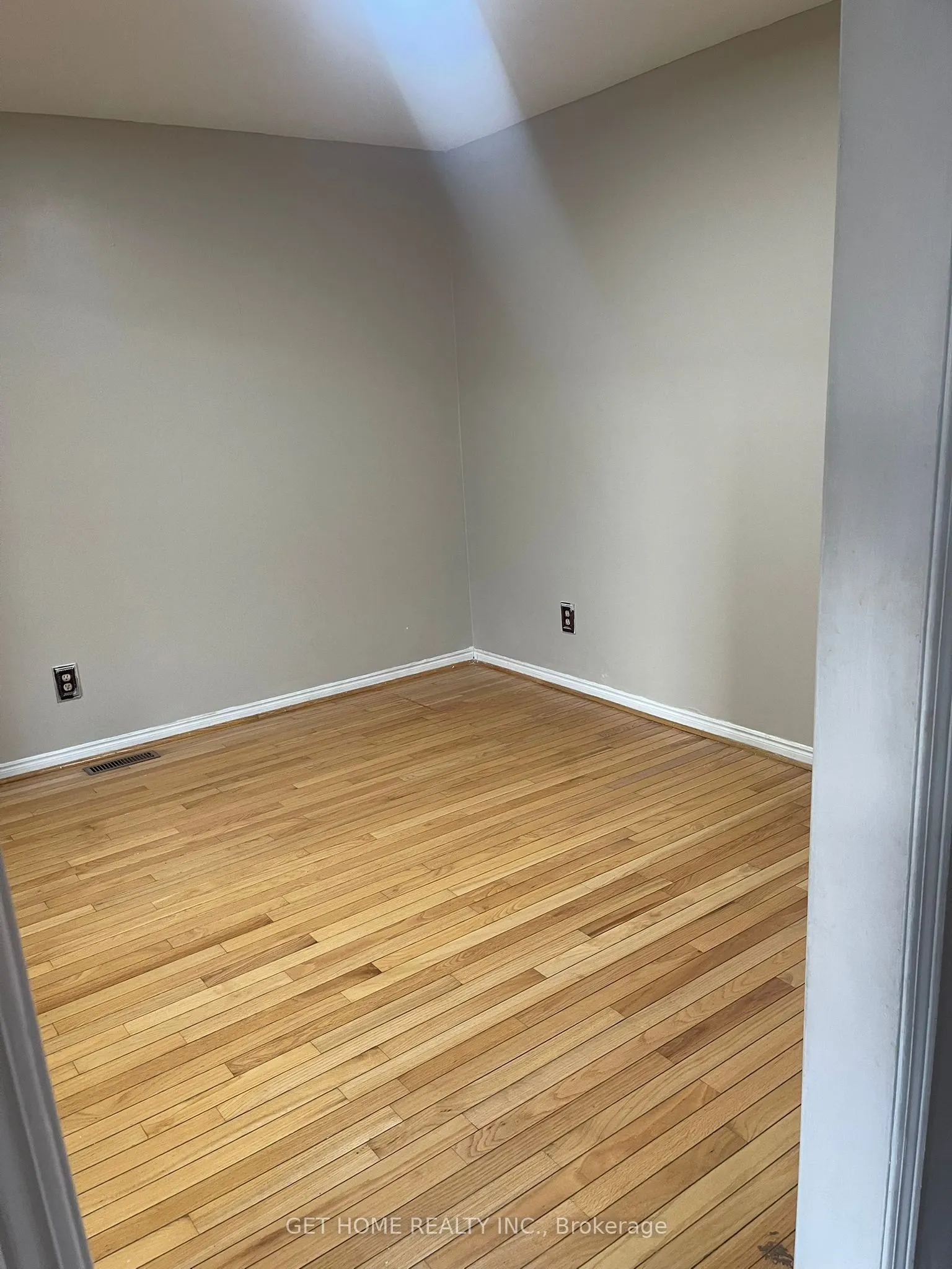 1528 Beechlawn Drive