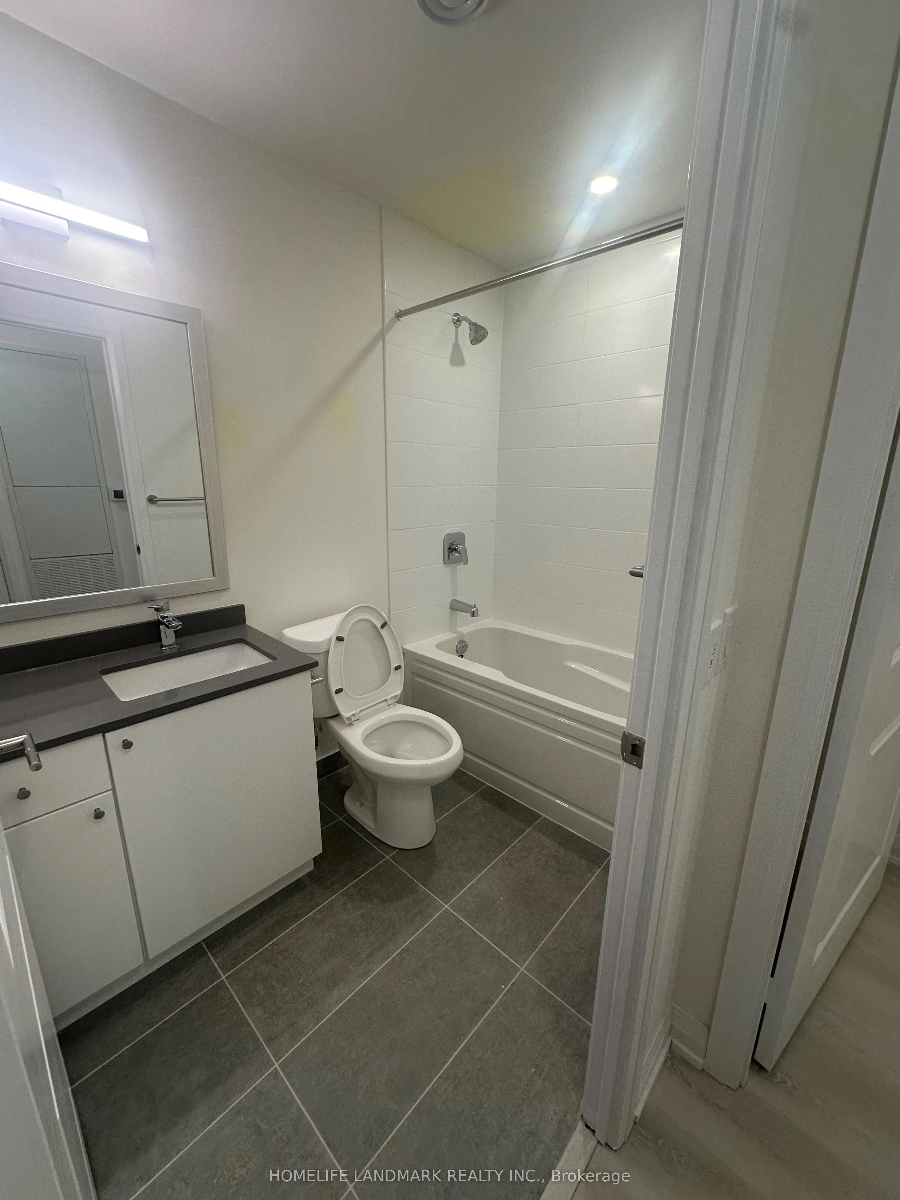 3260 Sheppard Avenue E, #305