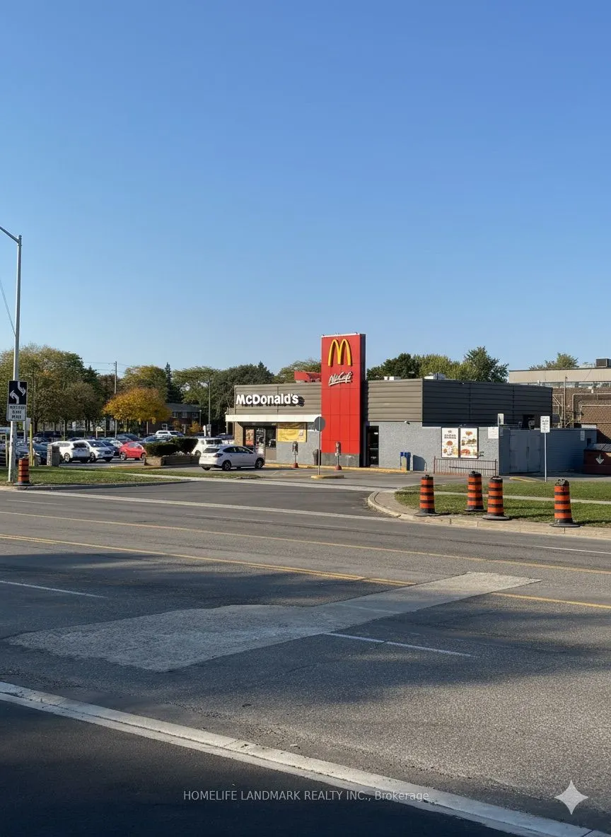 3260 Sheppard Avenue E, #305