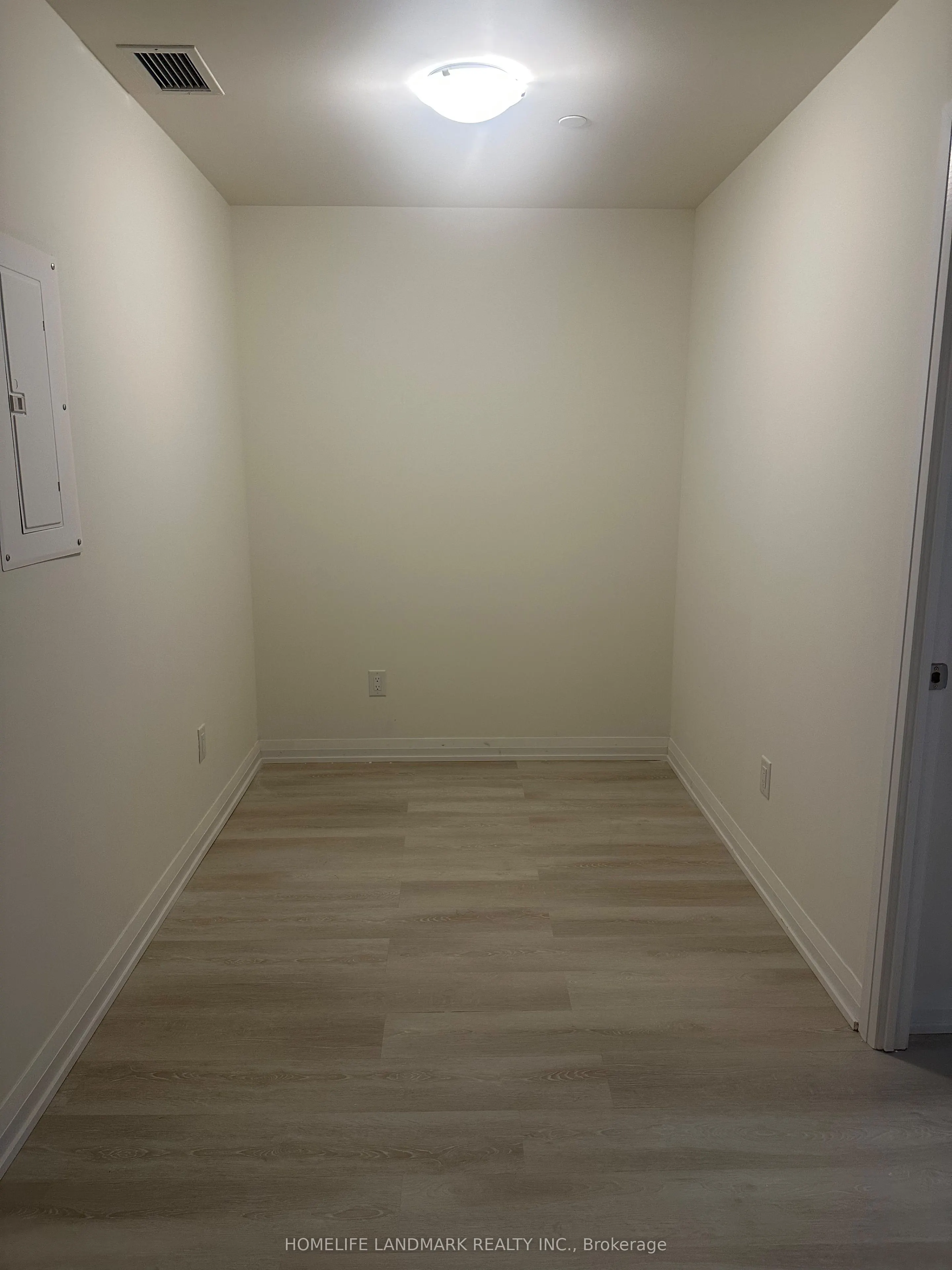 3260 Sheppard Avenue E, #305