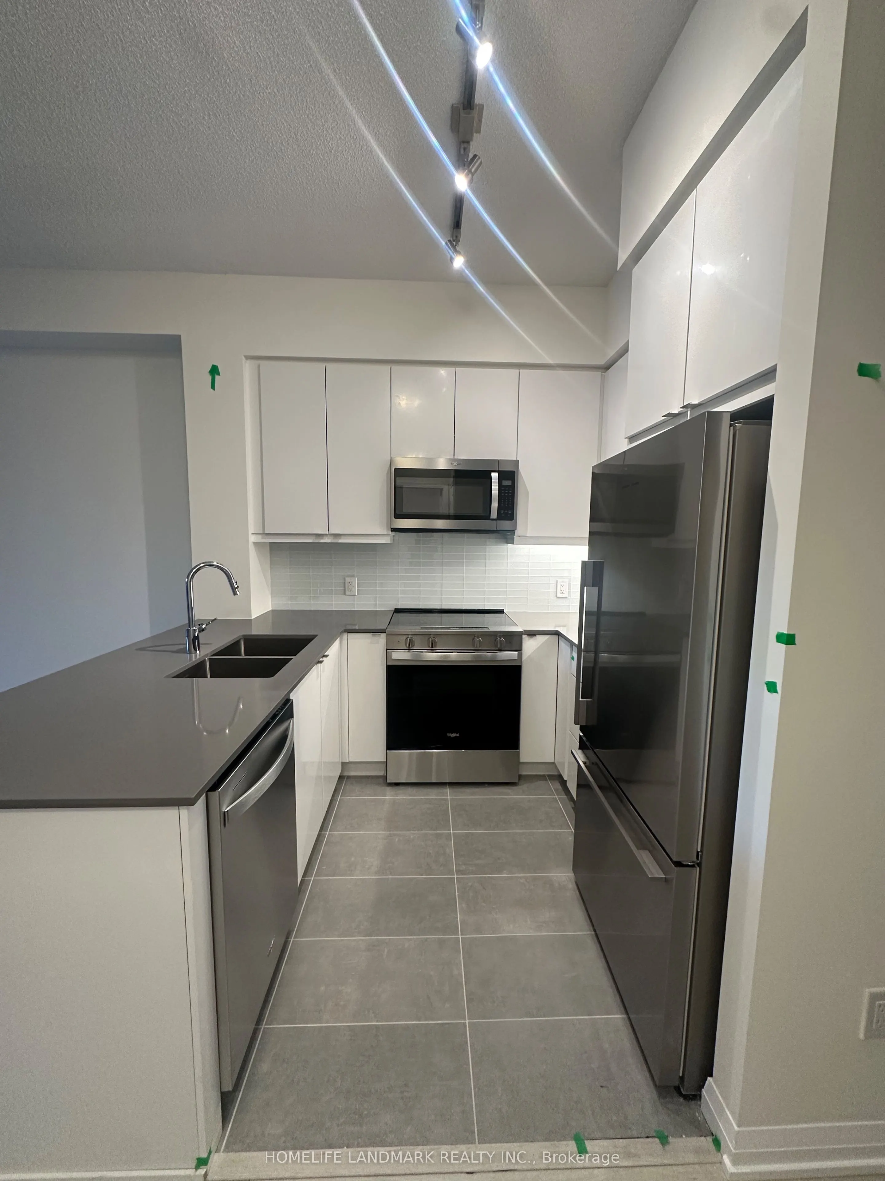 3260 Sheppard Avenue E, #305