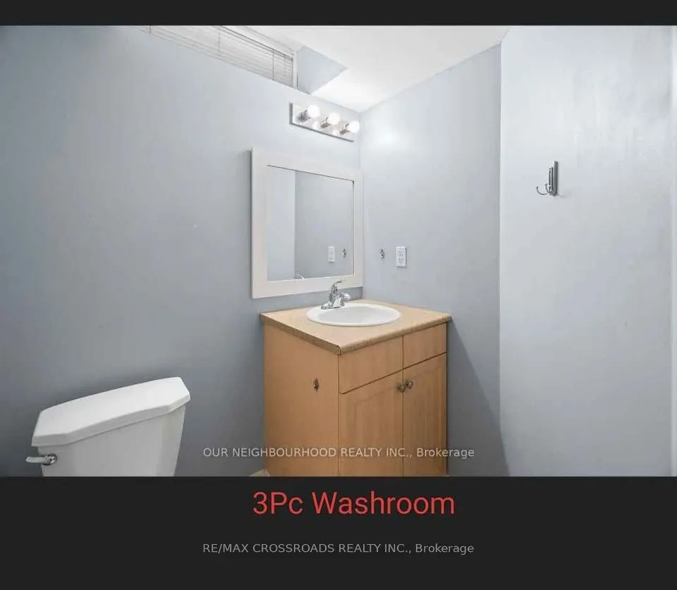 1105 Centre Street S