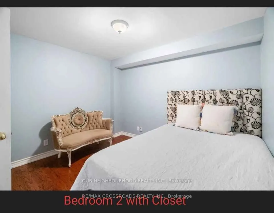 1105 Centre Street S