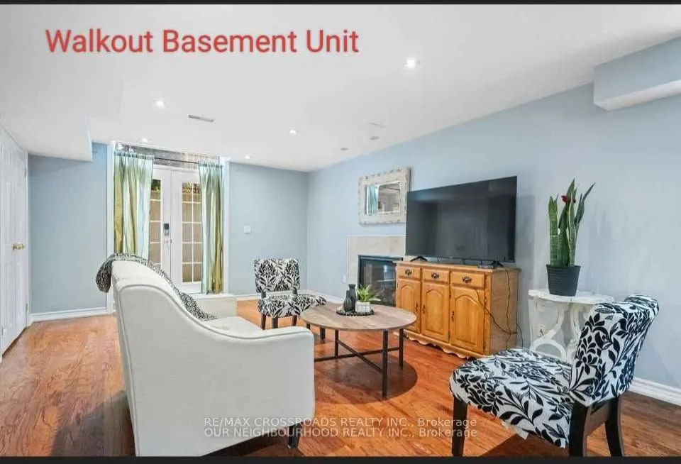 1105 Centre Street S