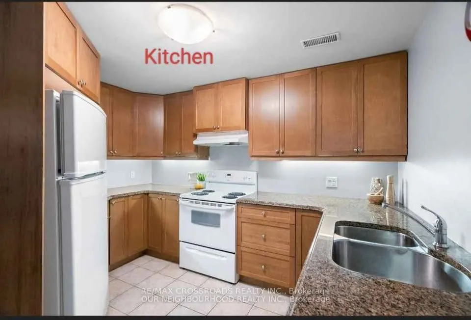 1105 Centre Street S