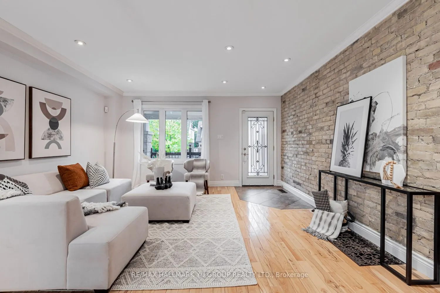 402 Milverton Boulevard