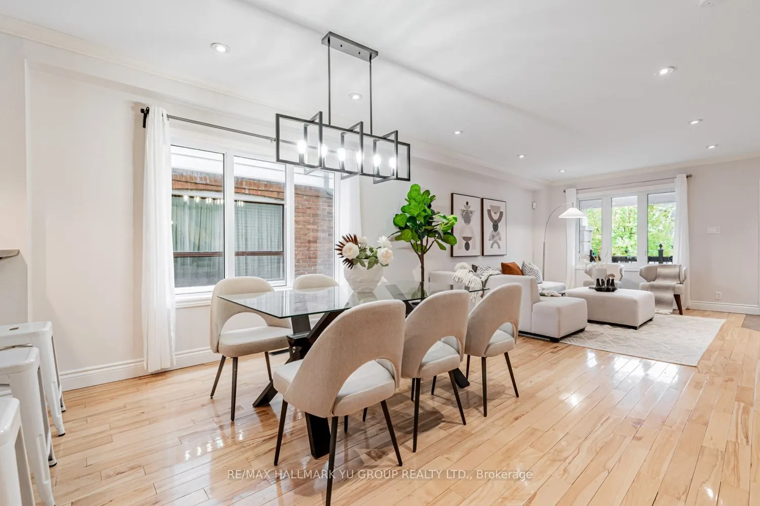 402 Milverton Boulevard