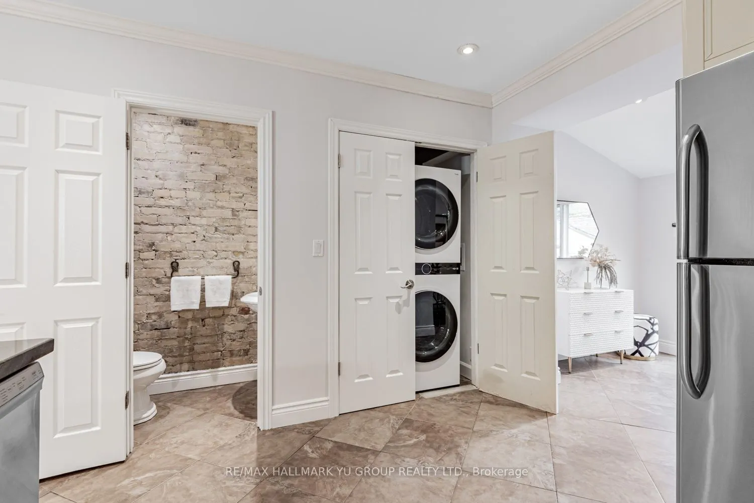 402 Milverton Boulevard