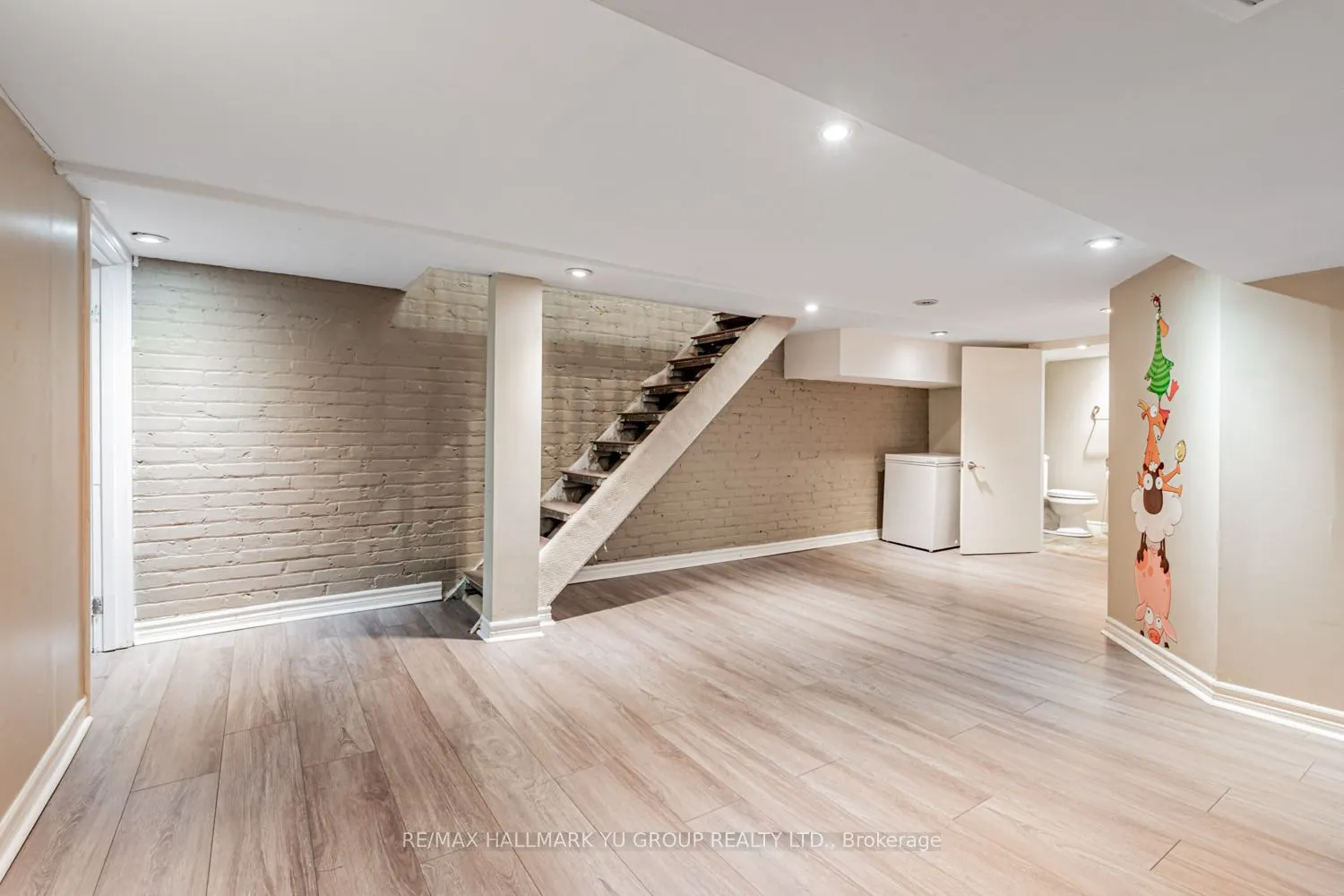 402 Milverton Boulevard