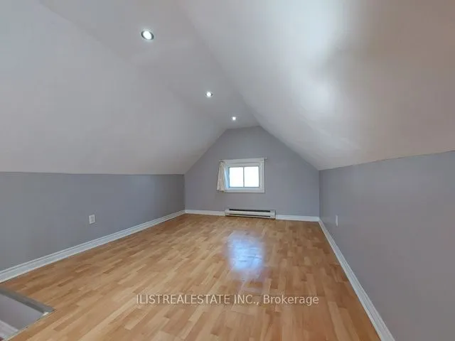 2143 Gerrard Street E, #Upper