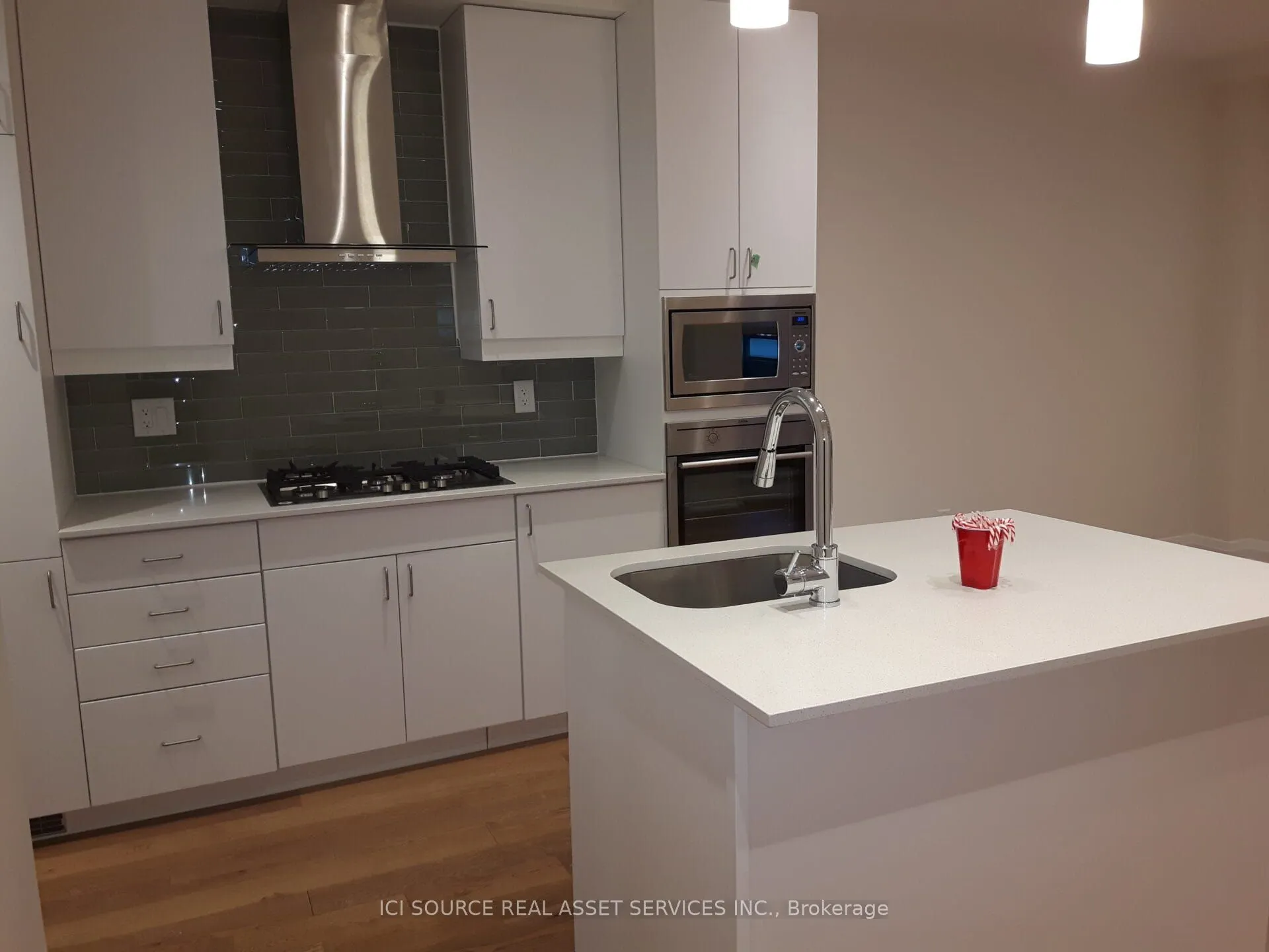 200 Woodbine Avenue, #208