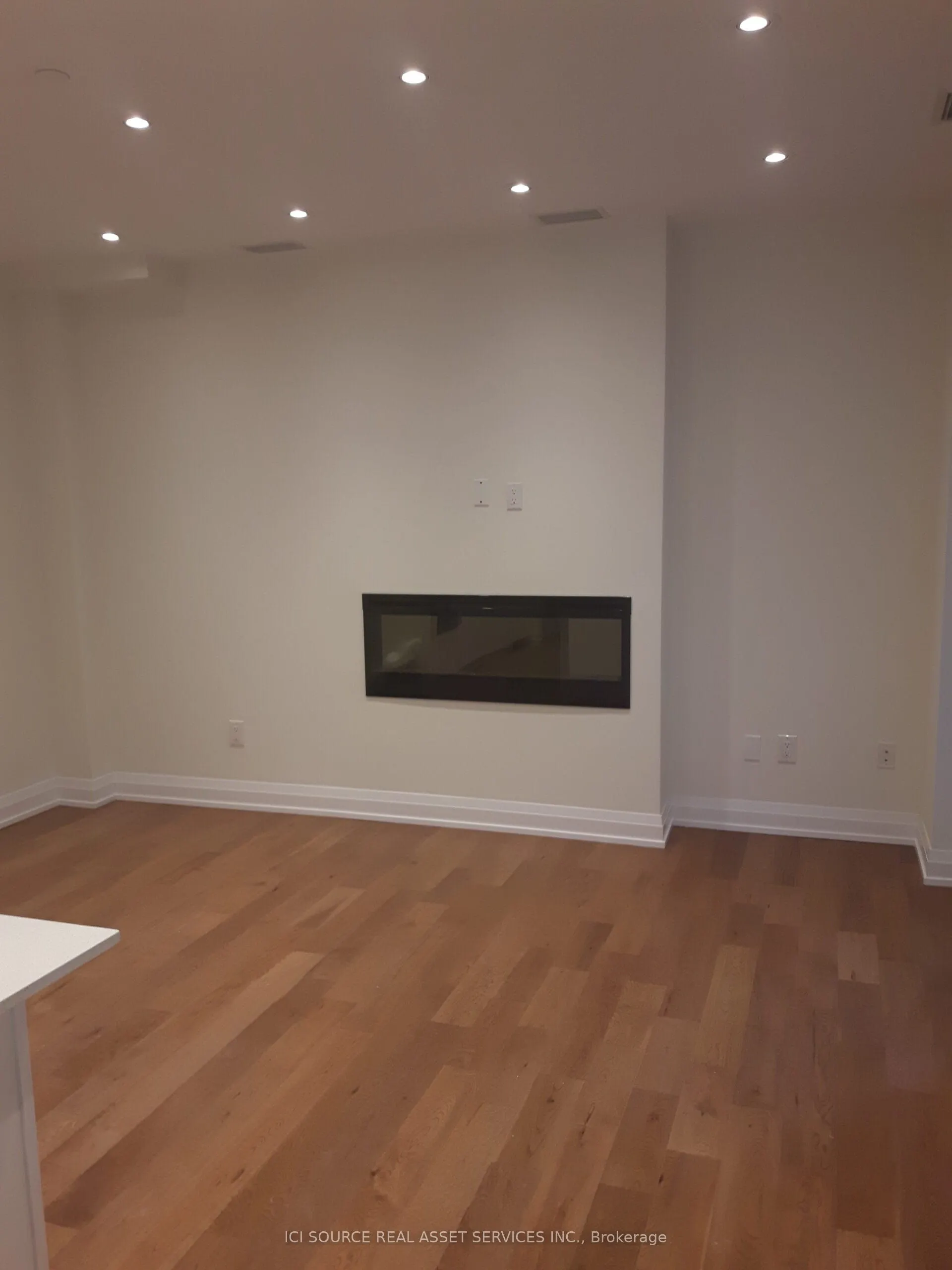 200 Woodbine Avenue, #208