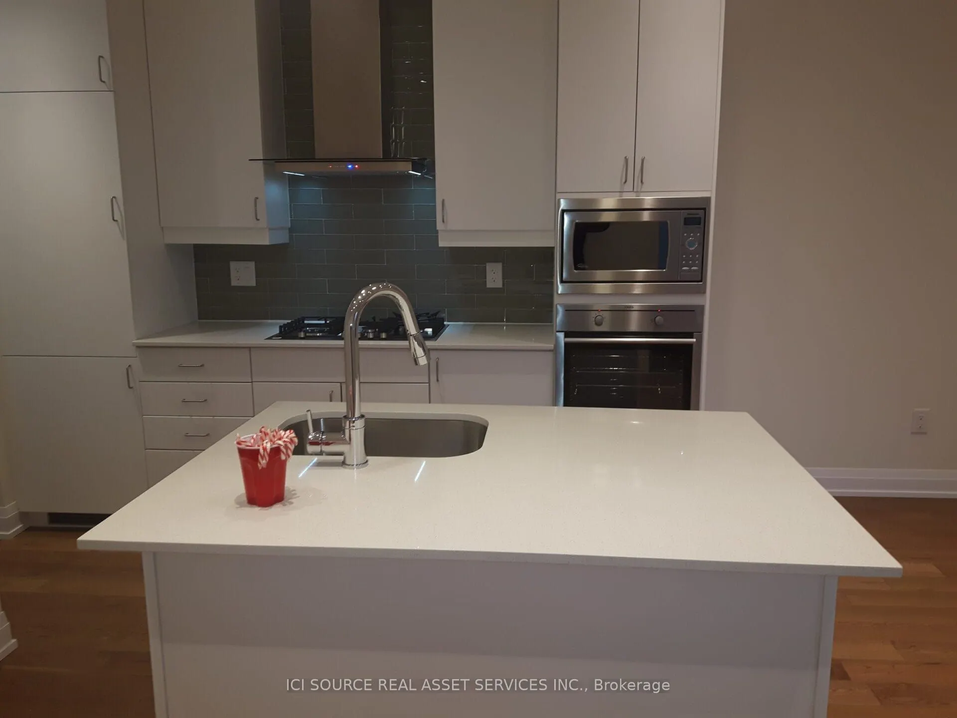 200 Woodbine Avenue, #208