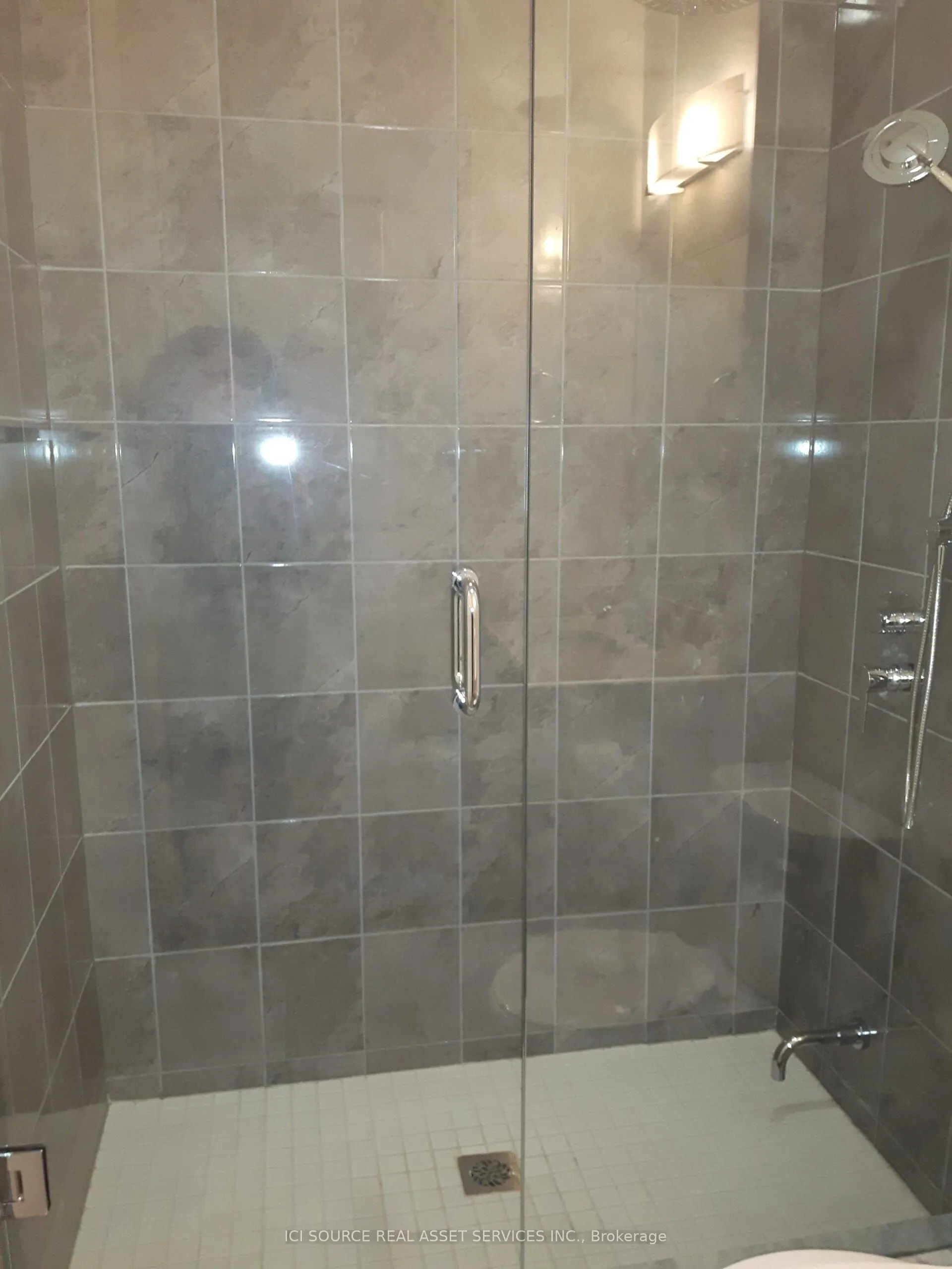 200 Woodbine Avenue, #208