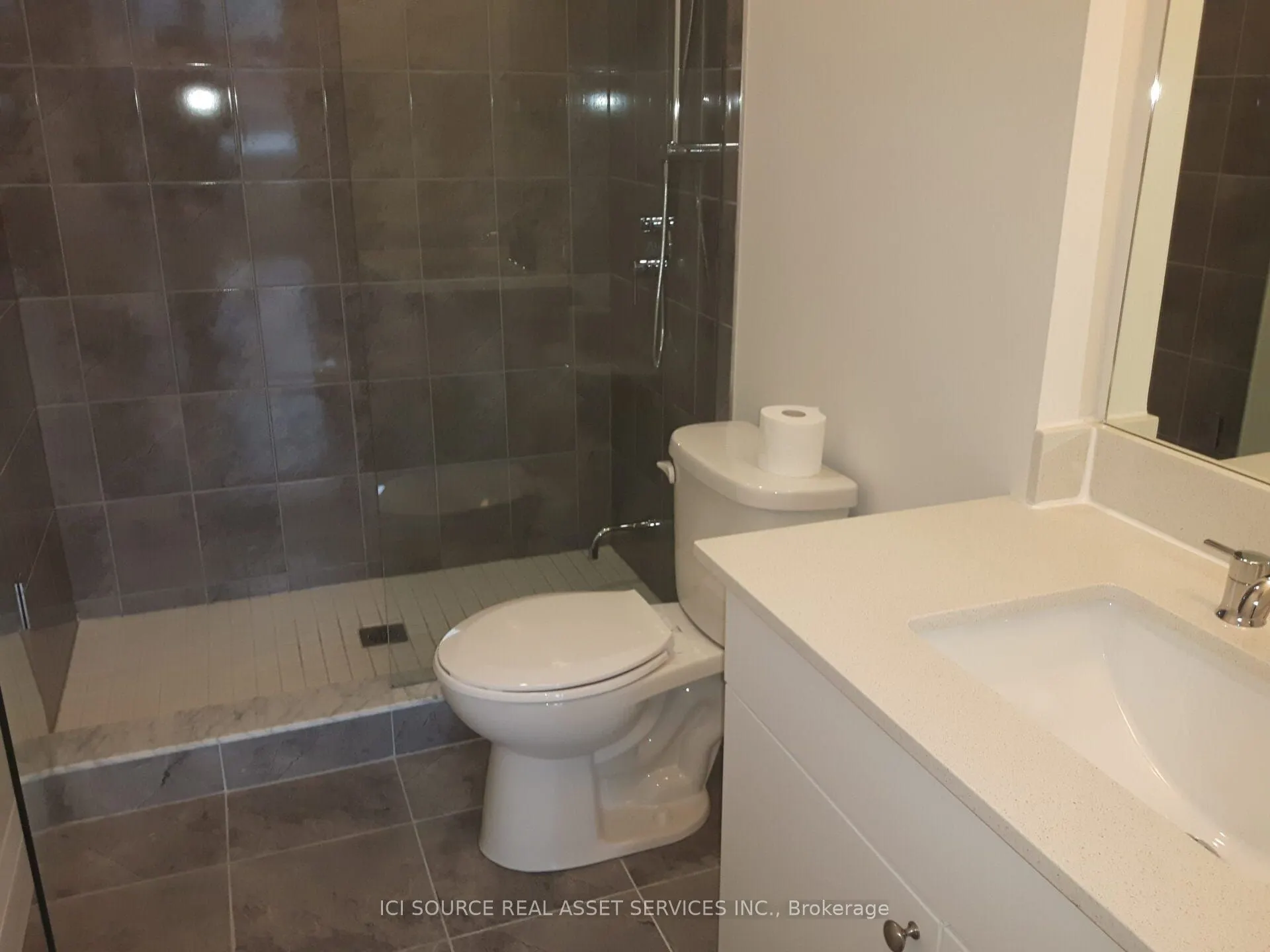 200 Woodbine Avenue, #208