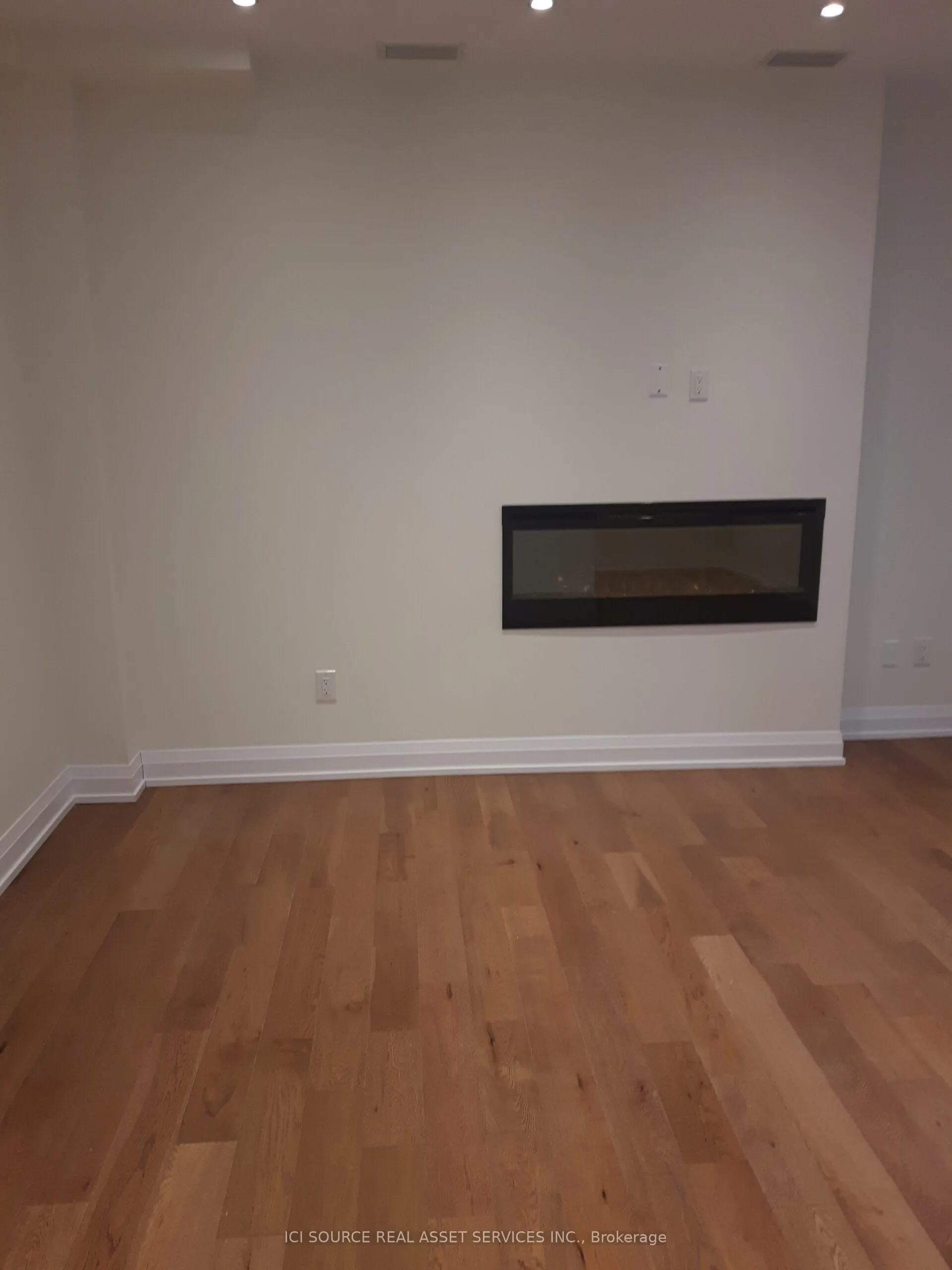 200 Woodbine Avenue, #208