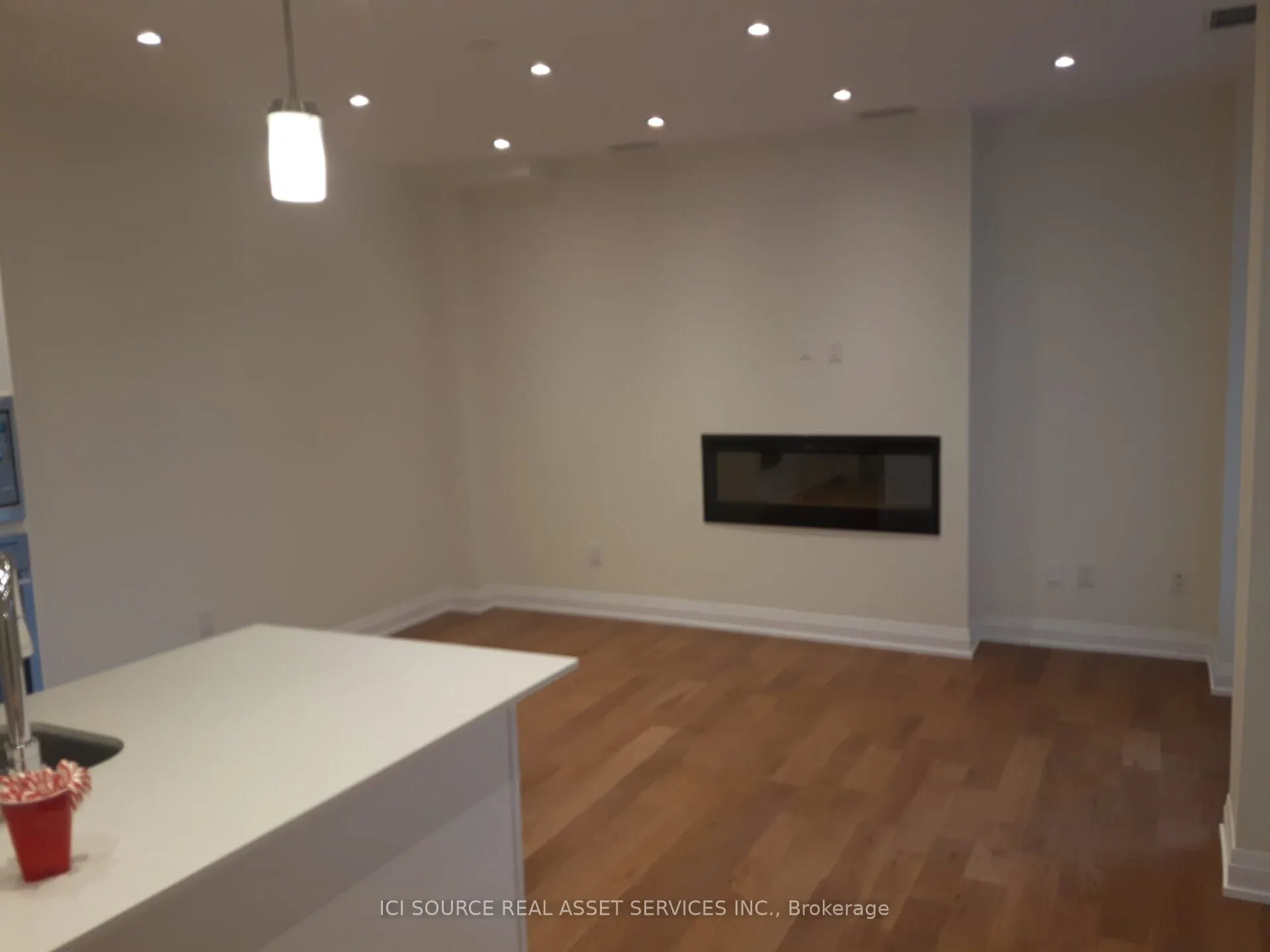 200 Woodbine Avenue, #208