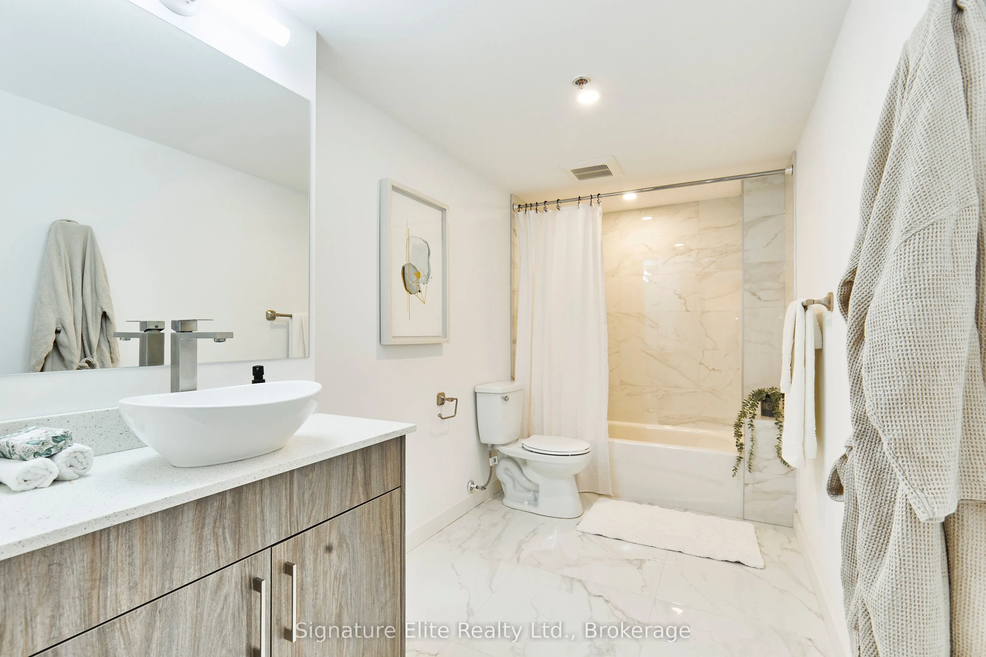 45 Connaught Avenue, #201