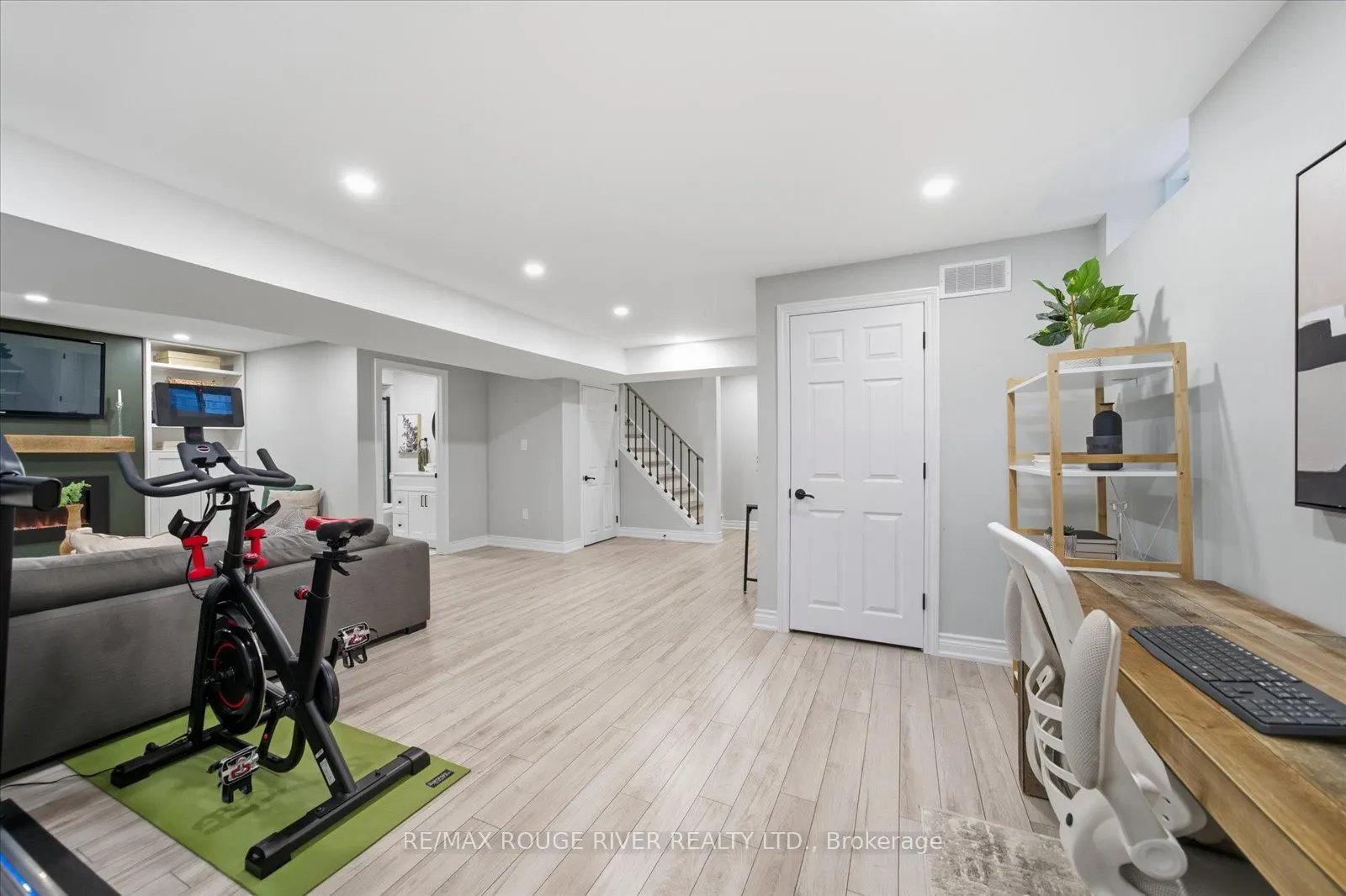 245 Blackwell Crescent