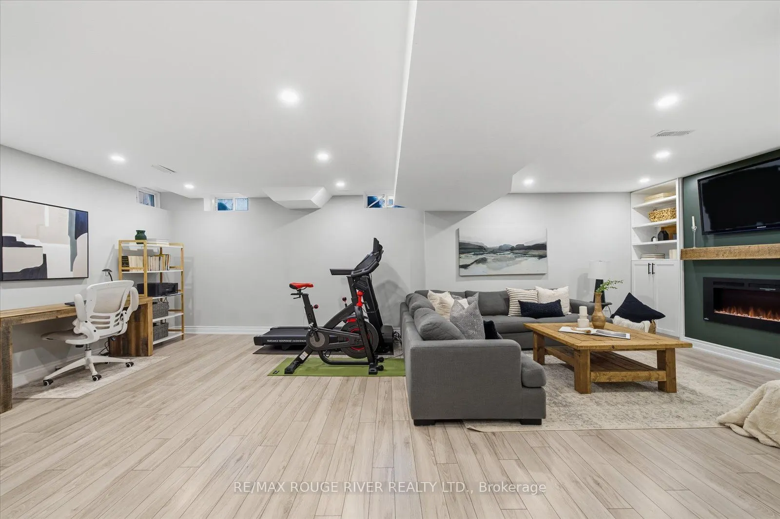 245 Blackwell Crescent