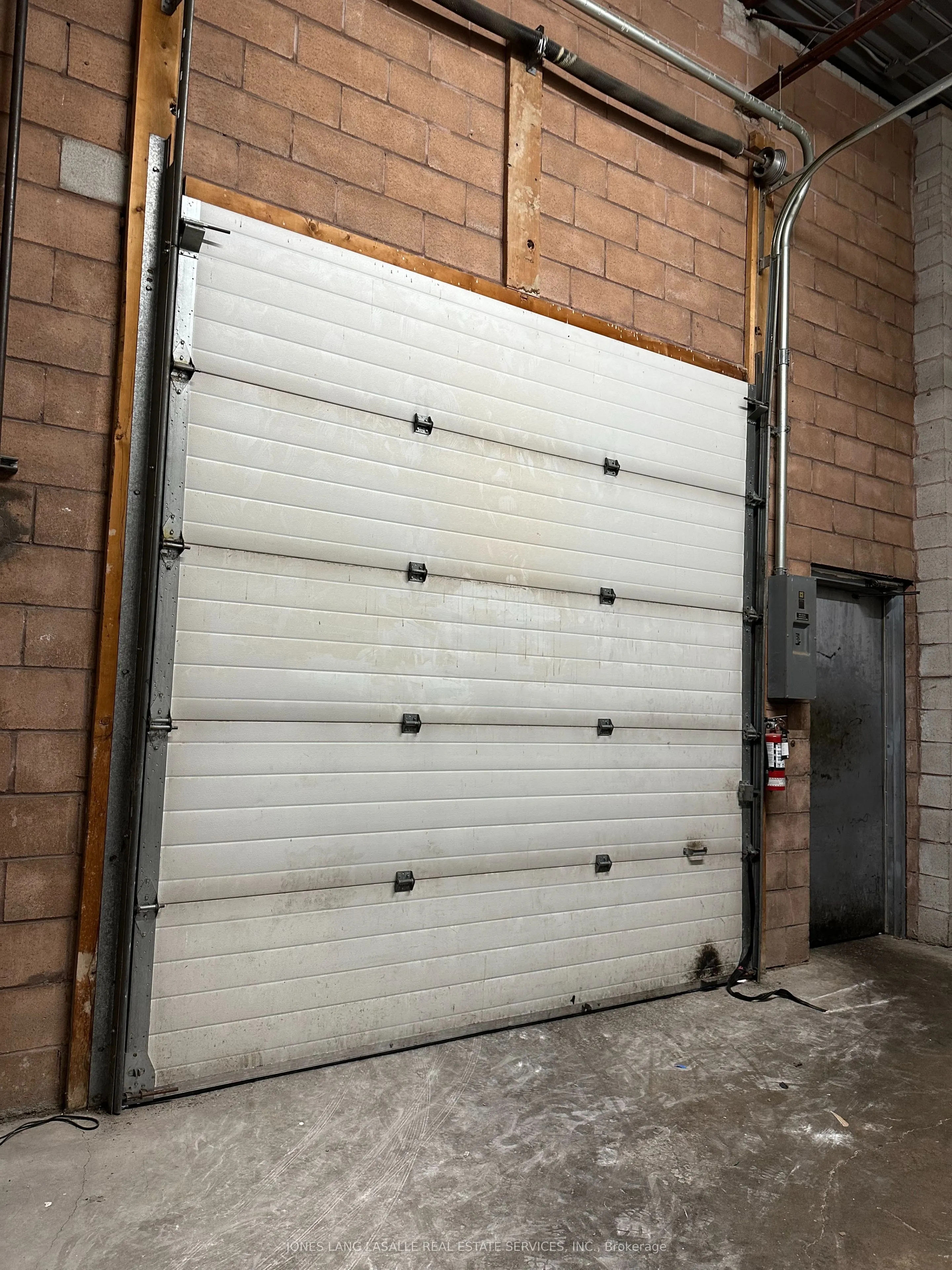 585 Middlefield Road, #20