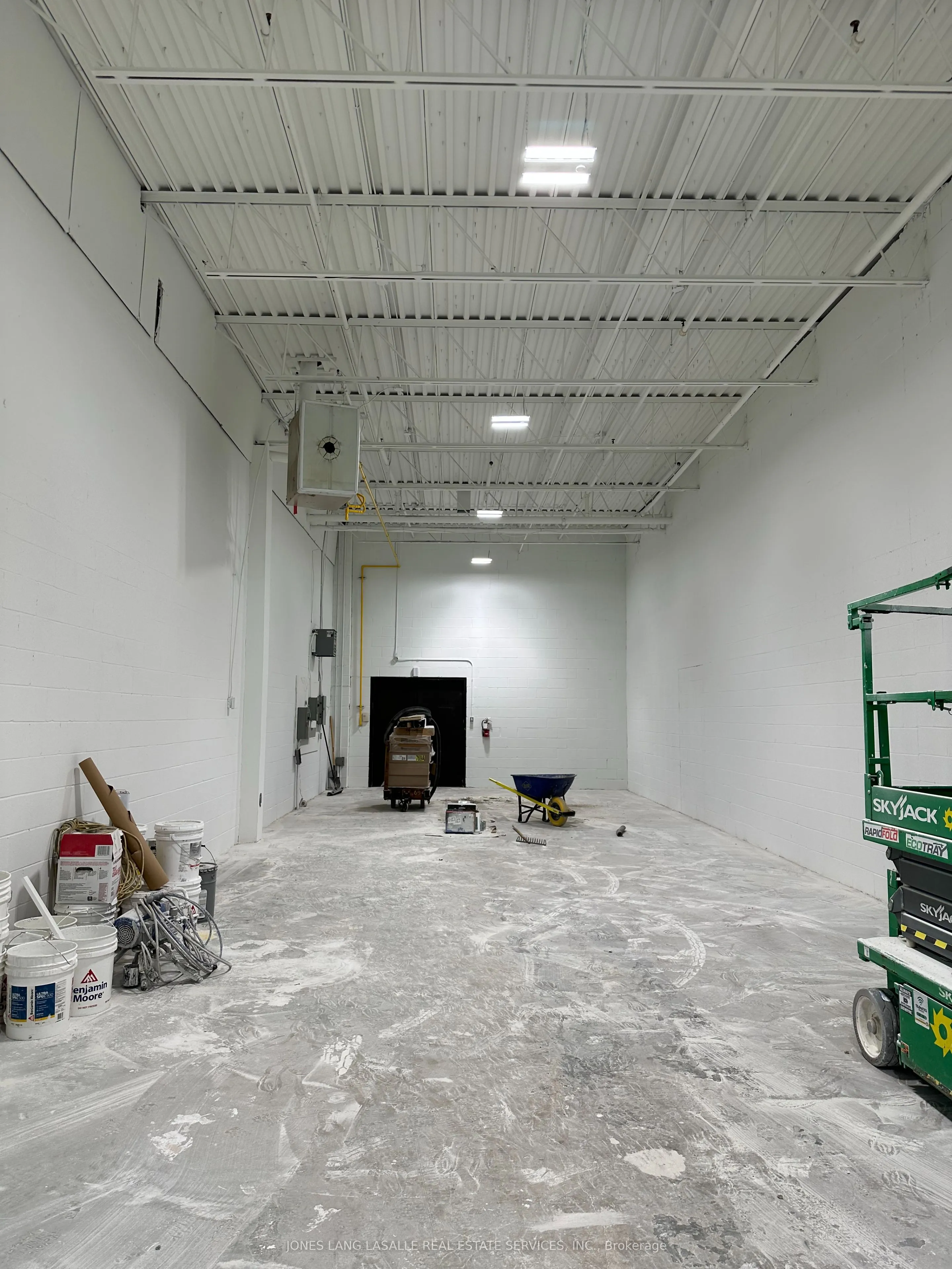 585 Middlefield Road, #20