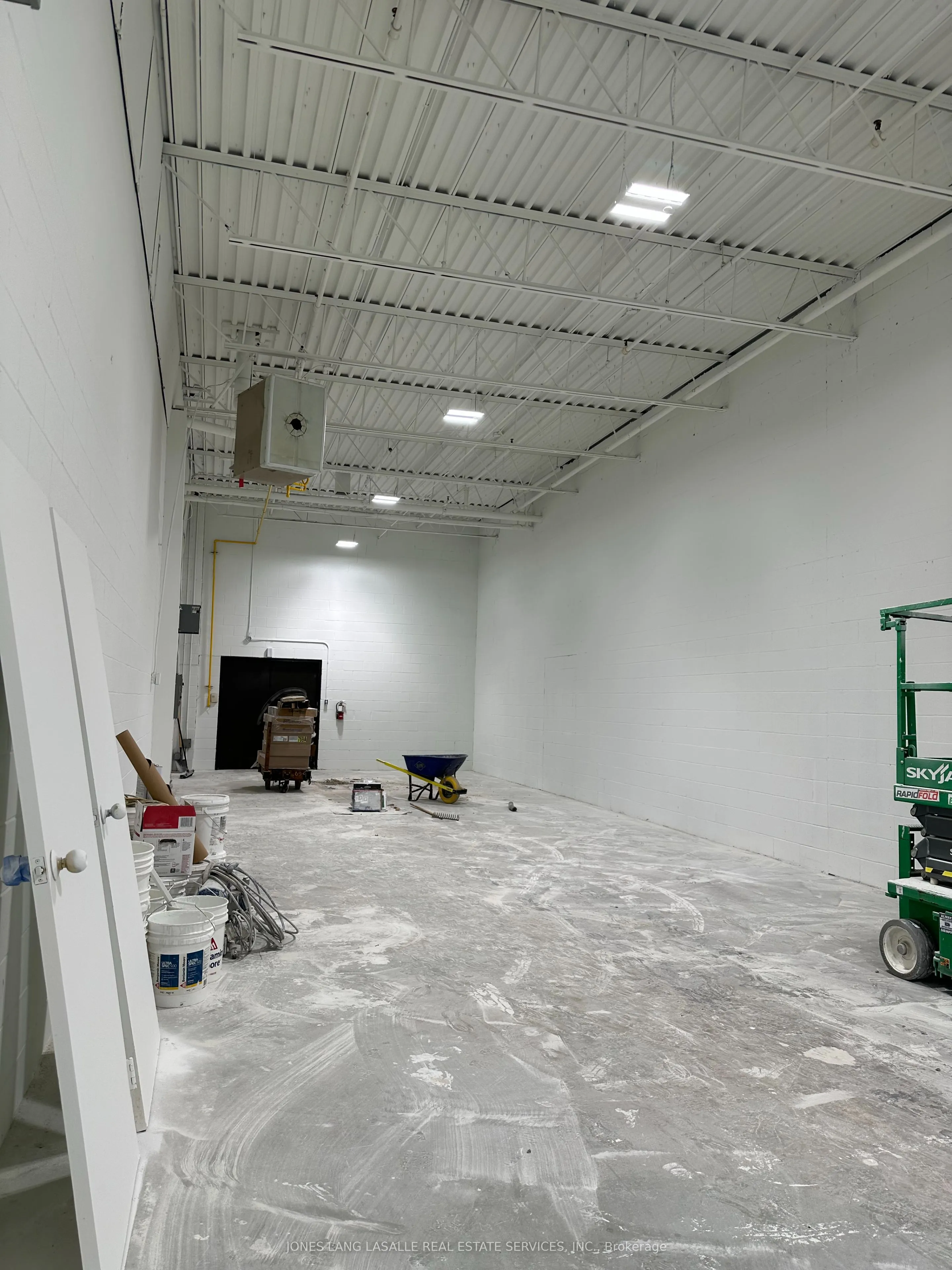 585 Middlefield Road, #20