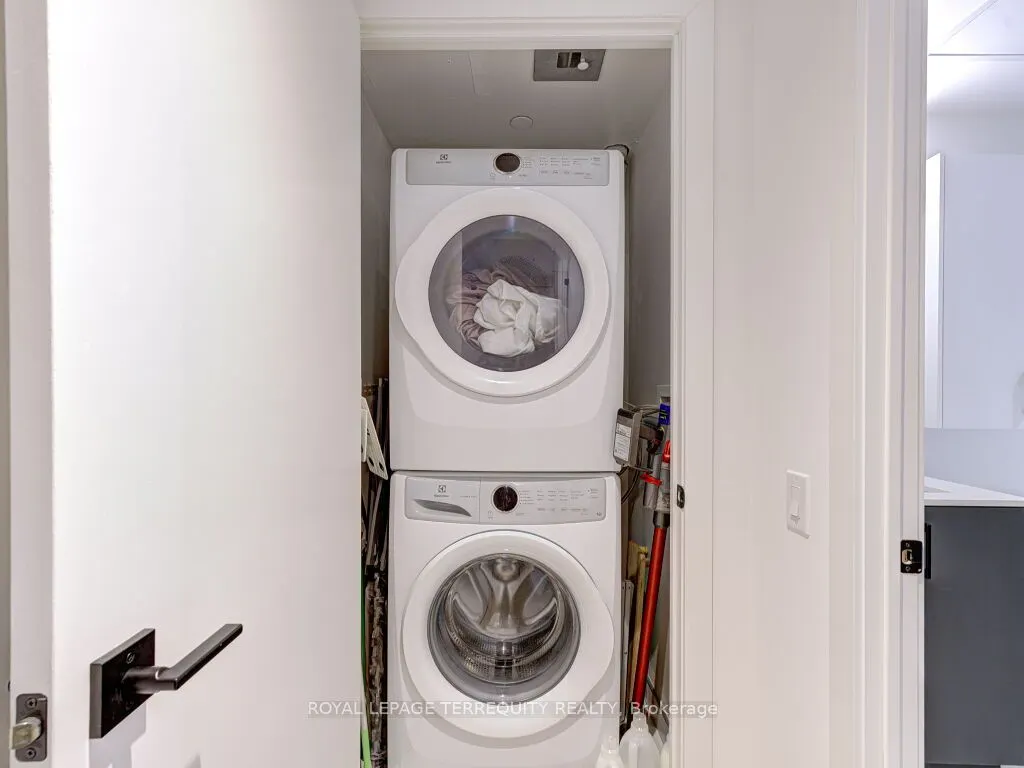 1888 Queen Street E, #201