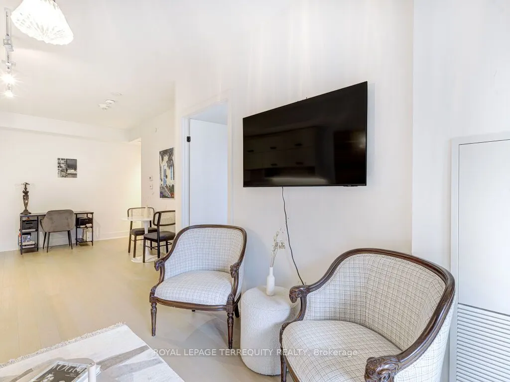 1888 Queen Street E, #201