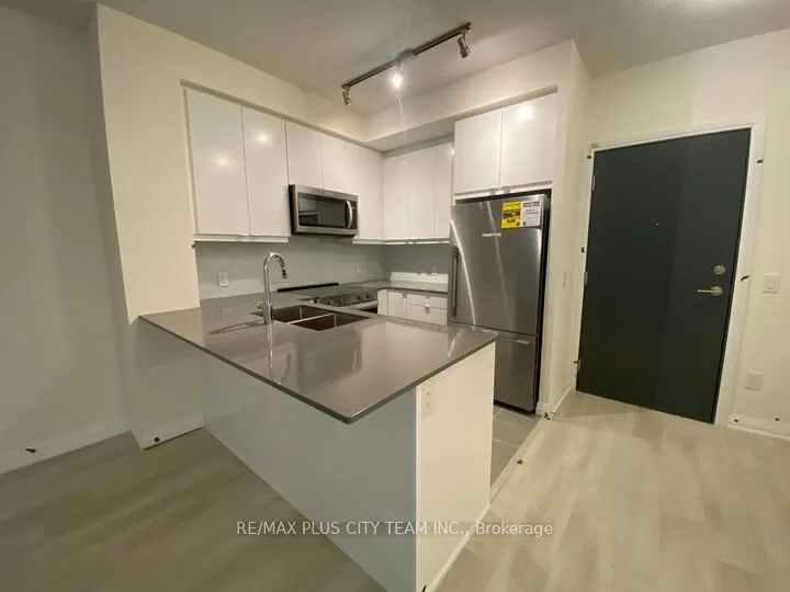 3260 Sheppard Avenue E, #705