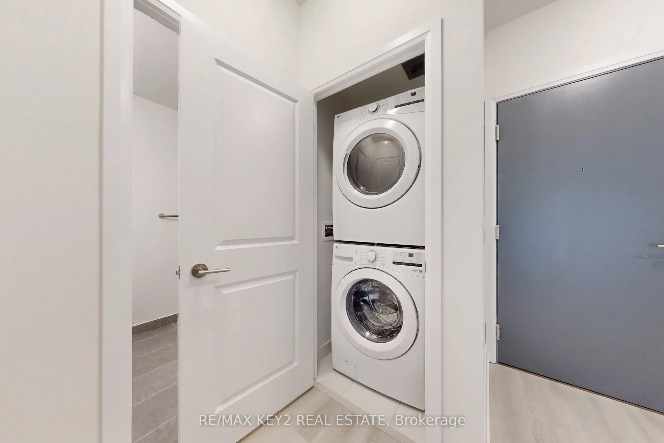 3270 Sheppard Avenue E, #427