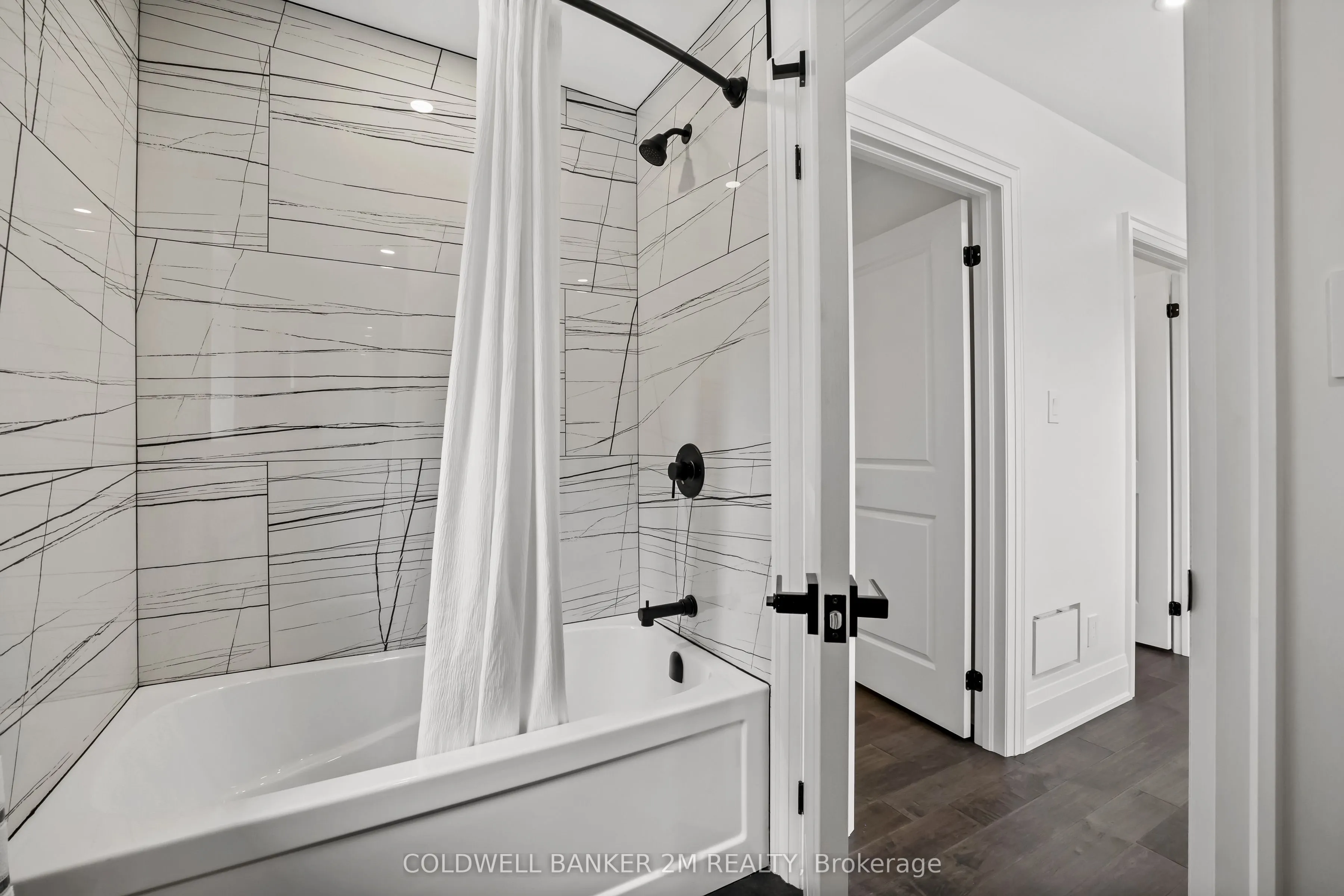 128 Buckingham Avenue