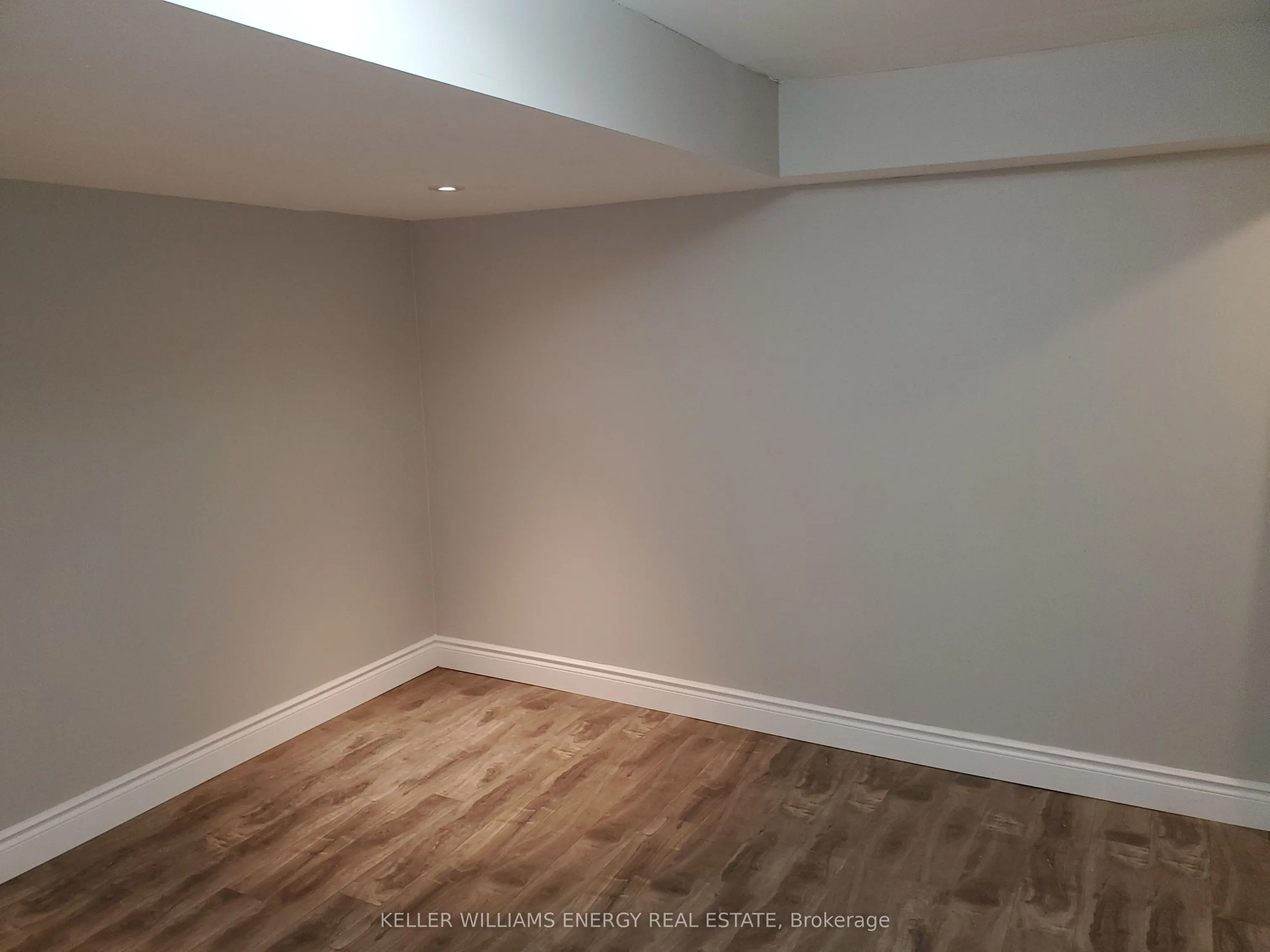 1137 Norman Crescent, #Lower