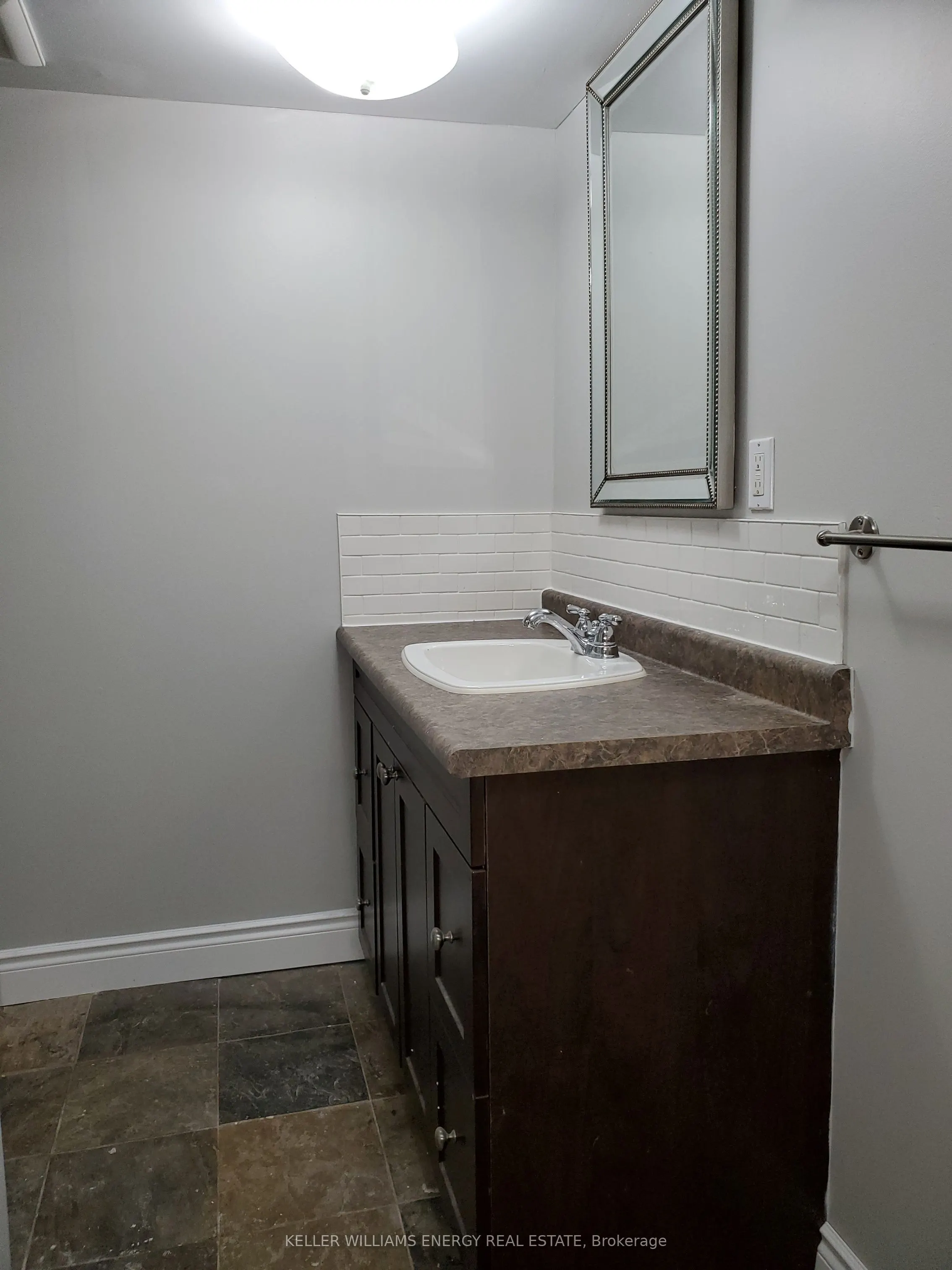 1137 Norman Crescent, #Lower