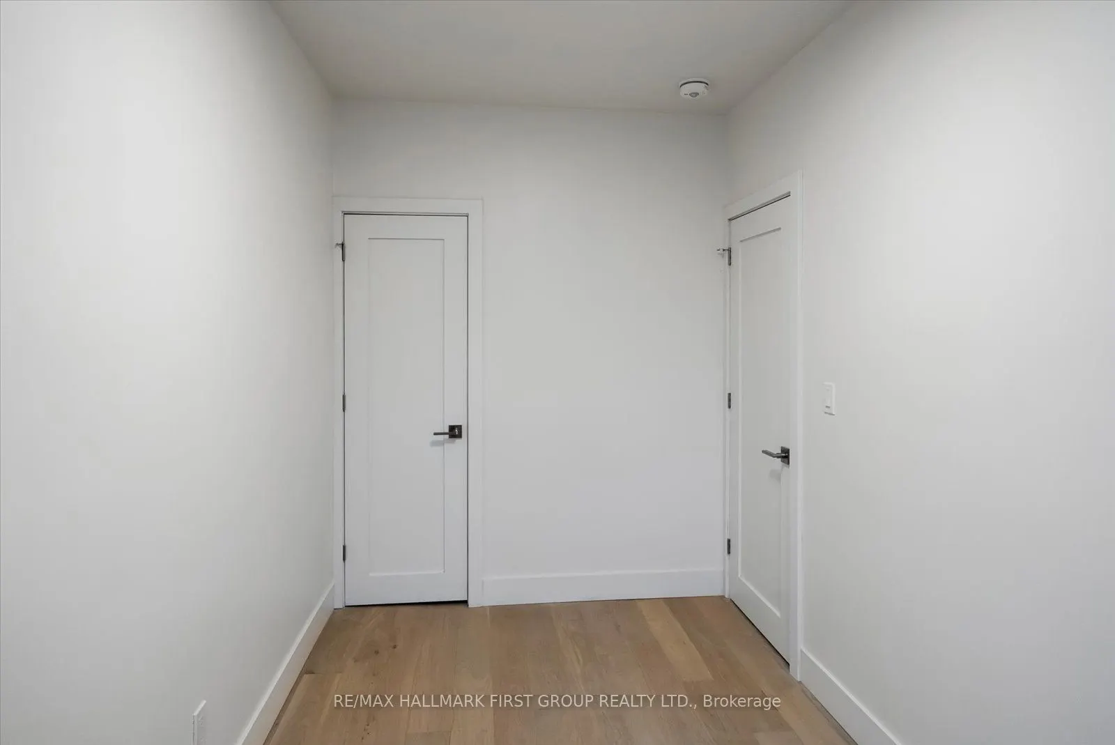 285 Rhodes Avenue, #Upper