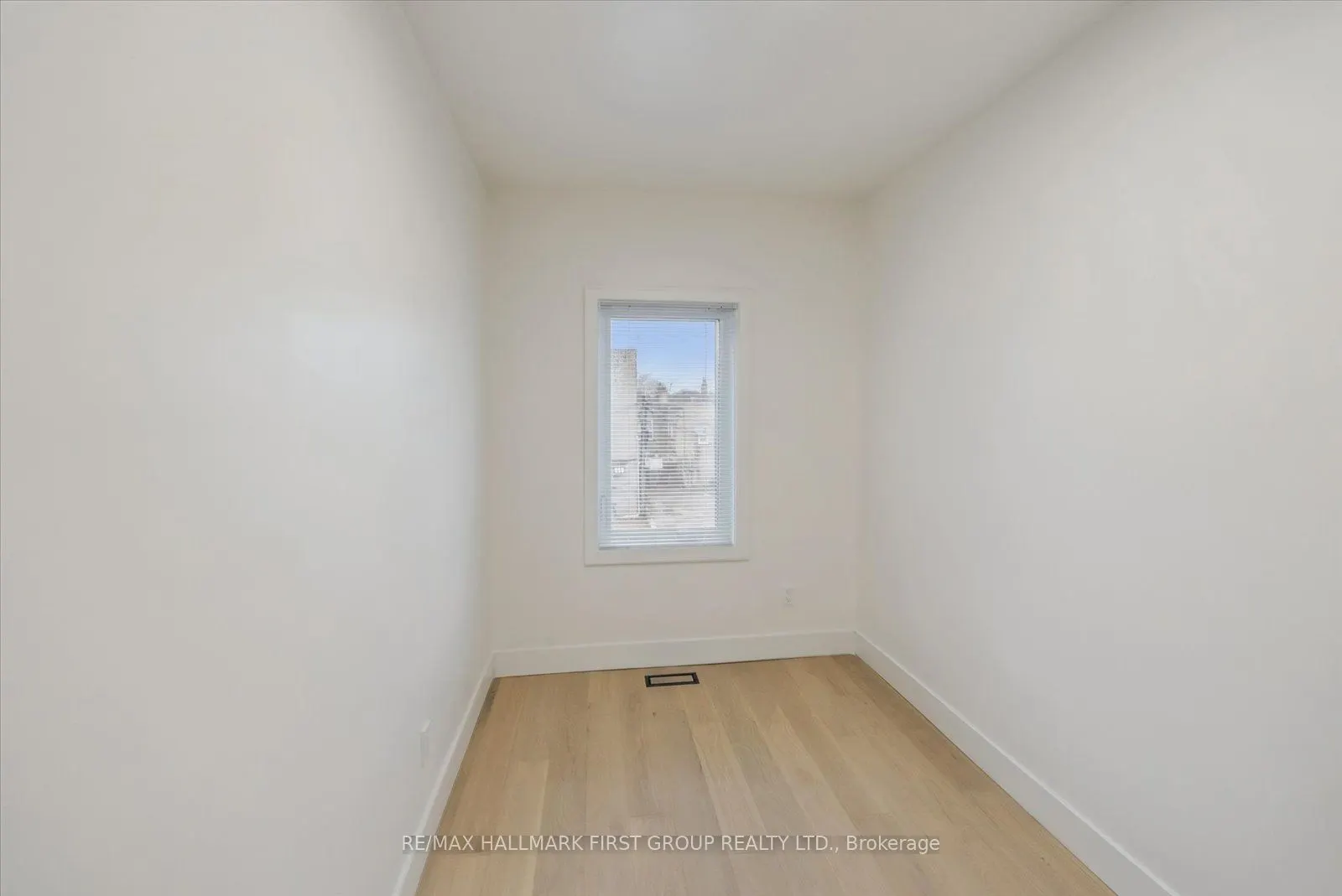 285 Rhodes Avenue, #Upper