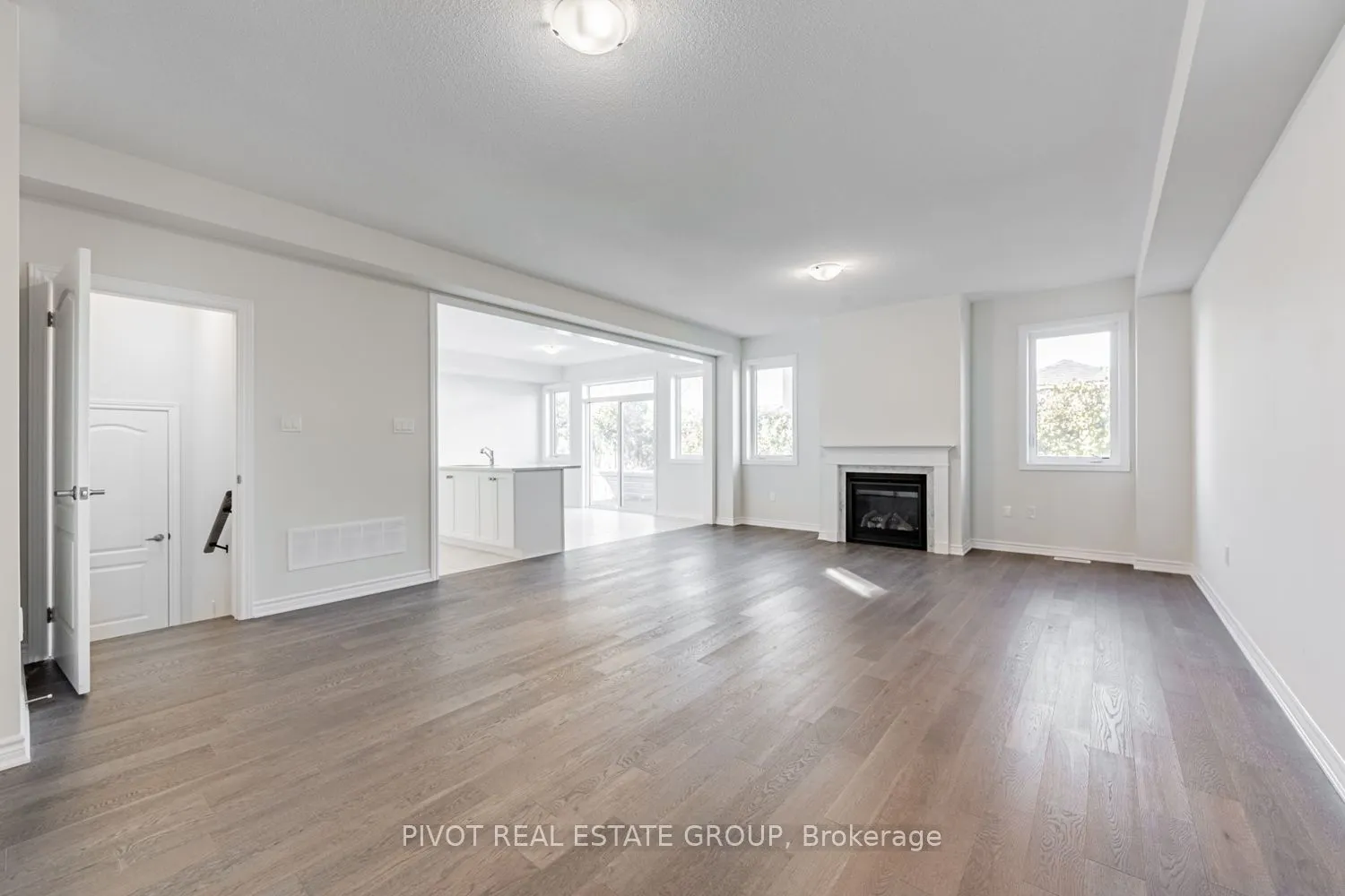 12 Waterfront Crescent