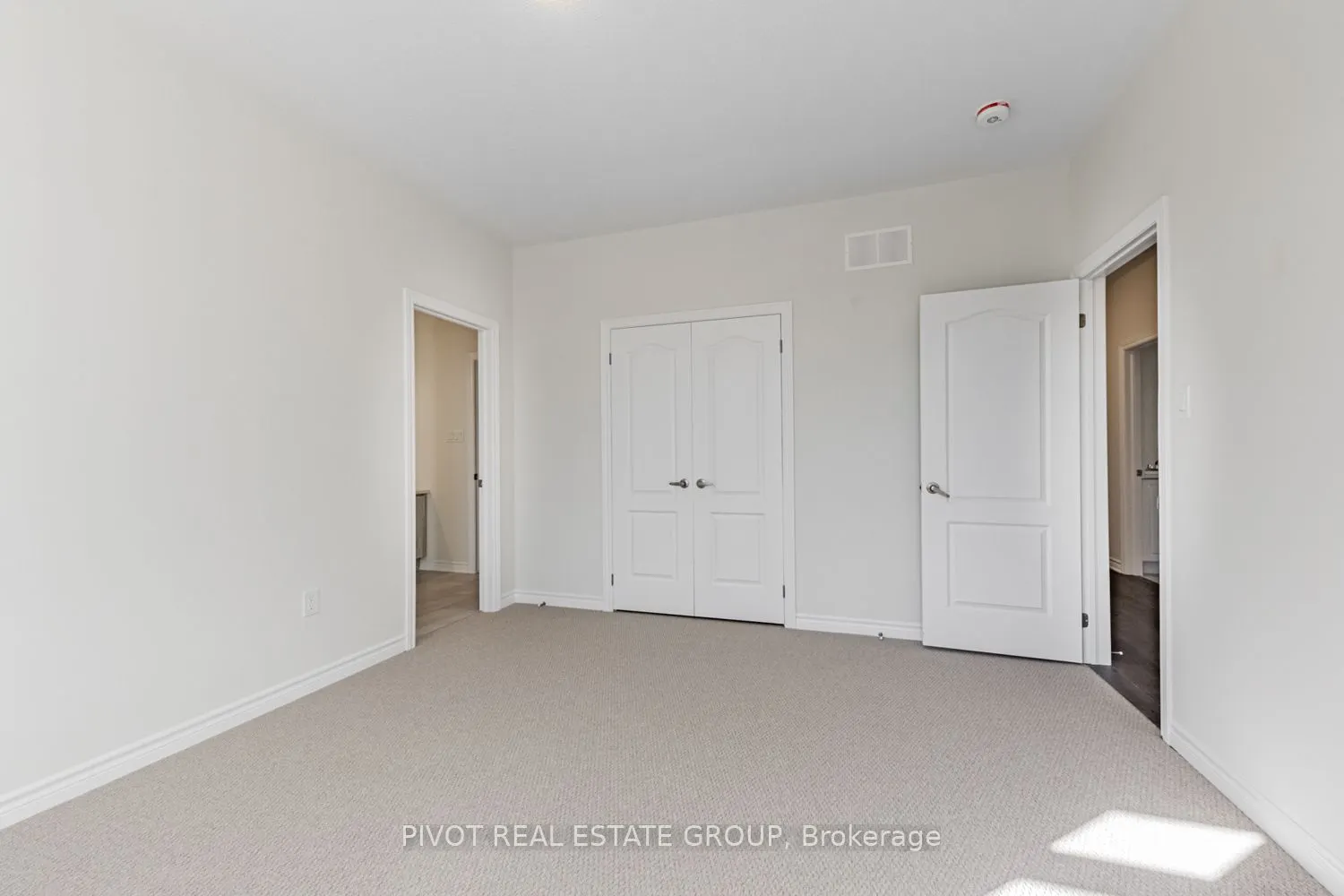 12 Waterfront Crescent