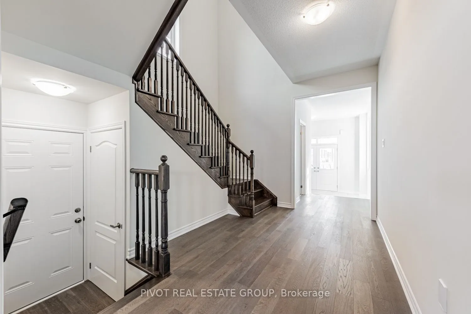 12 Waterfront Crescent