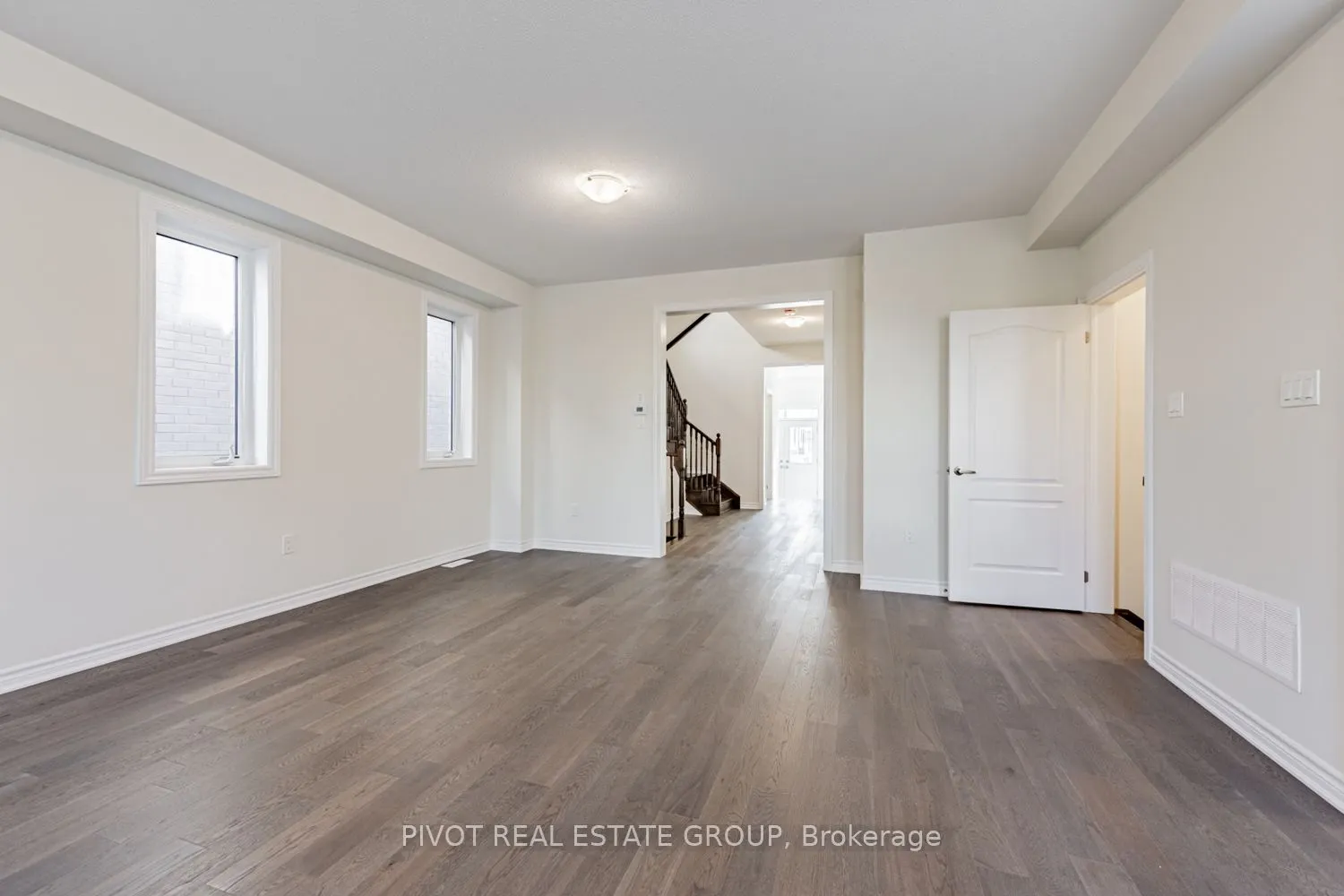 12 Waterfront Crescent