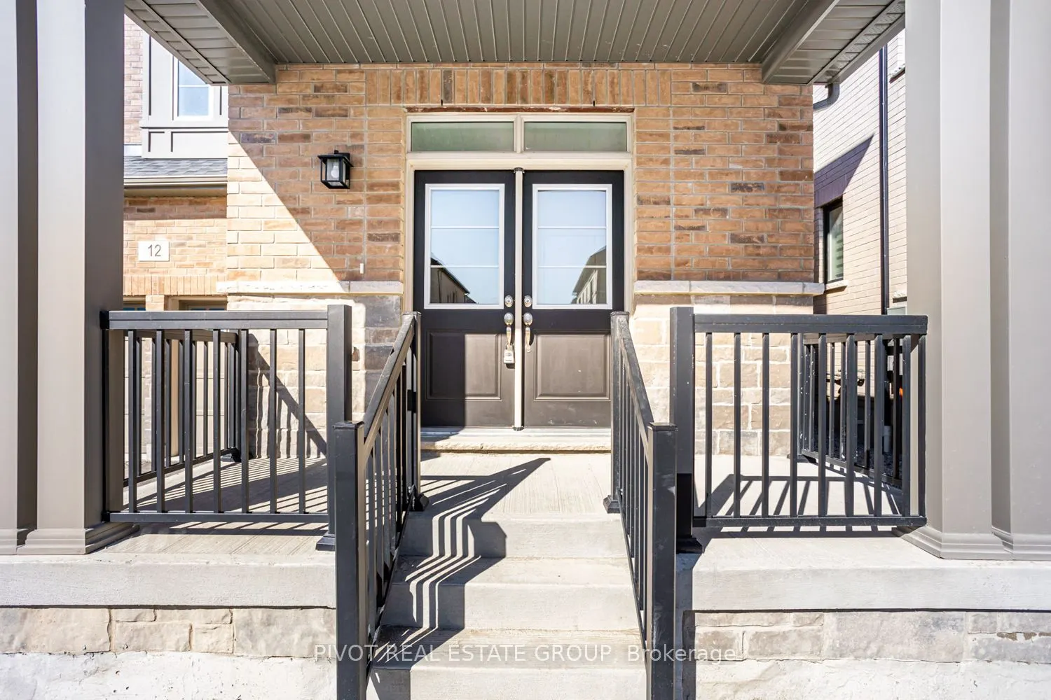 12 Waterfront Crescent